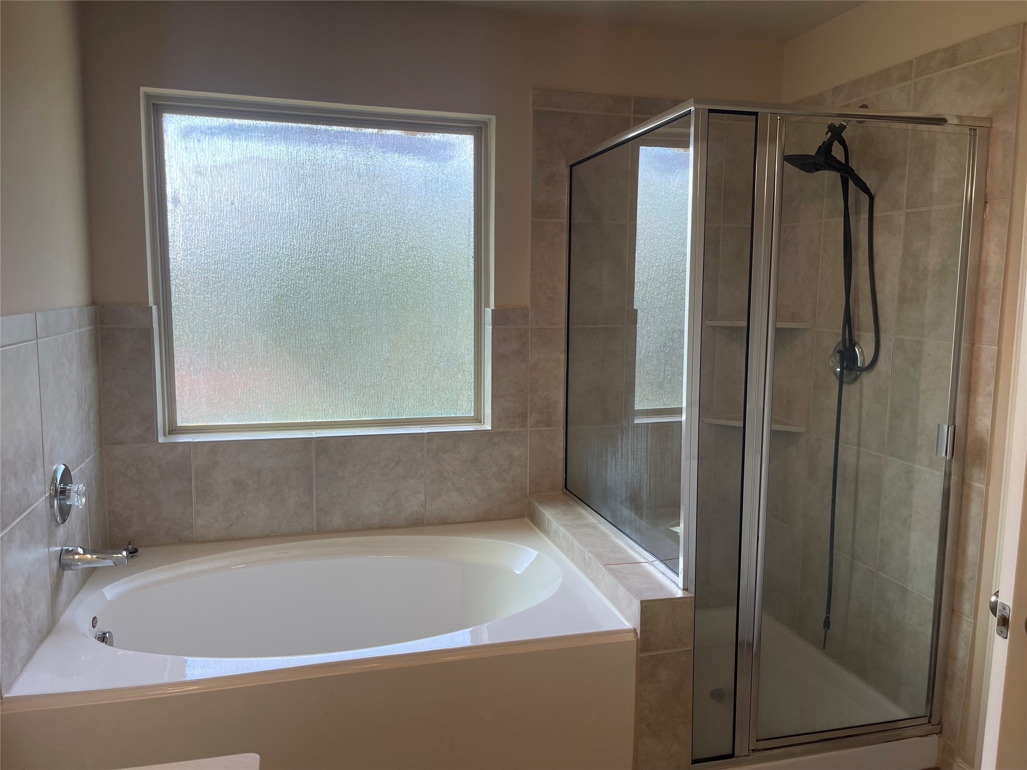 6422 Stoney Creek Drive Property Photo 10