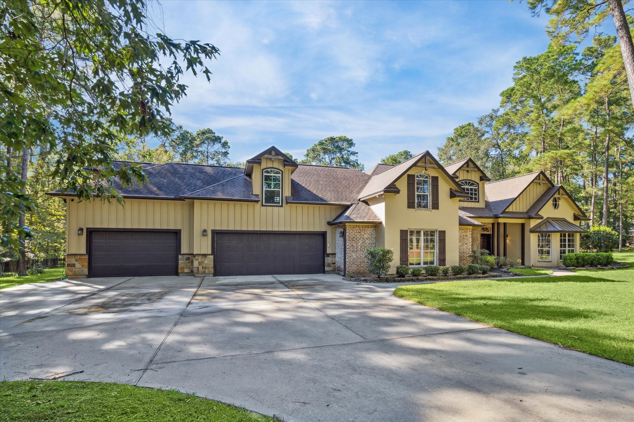 32919 Couples Court Property Photo