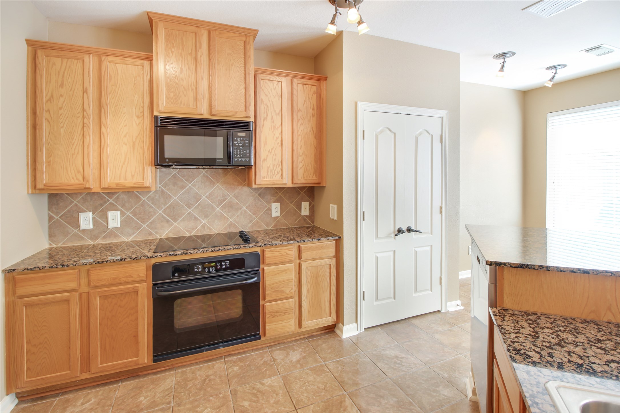 17722 Briar Arbor Property Photo 7