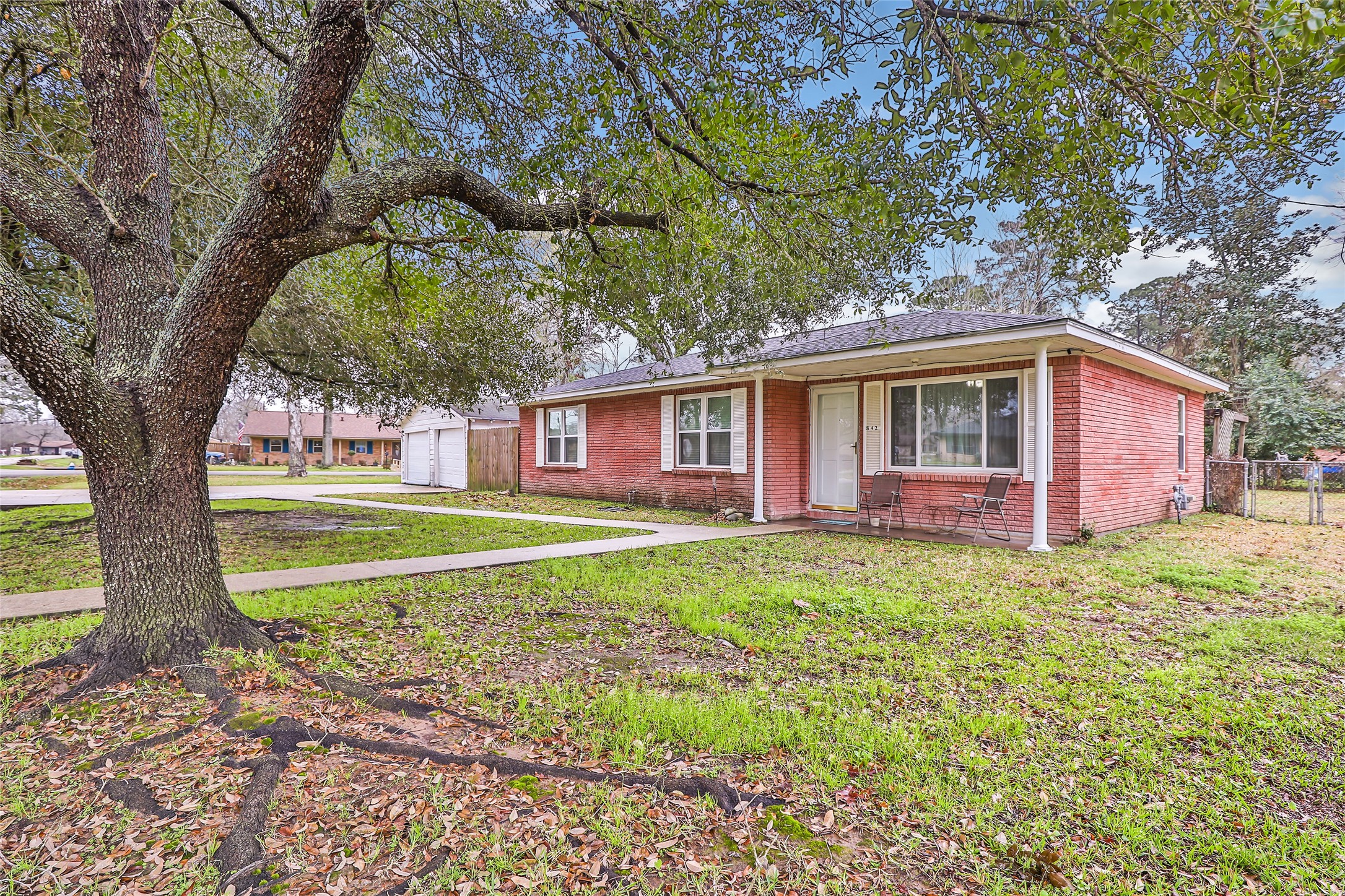 842 Fall Creek Drive Property Photo 4