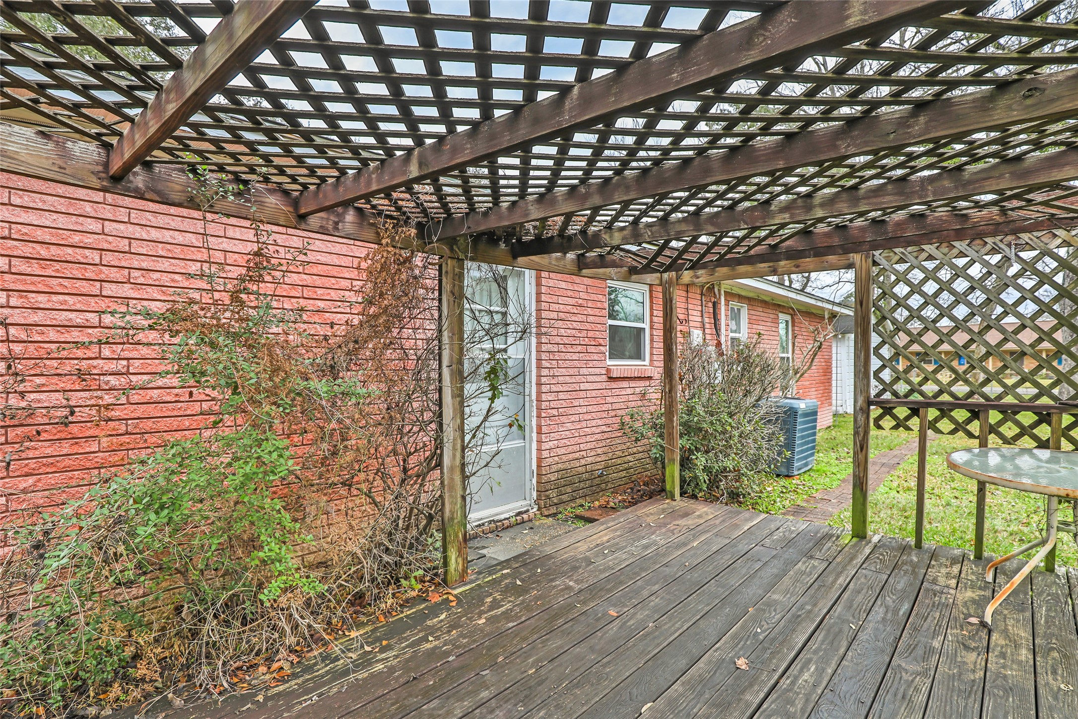 842 Fall Creek Drive Property Photo 8