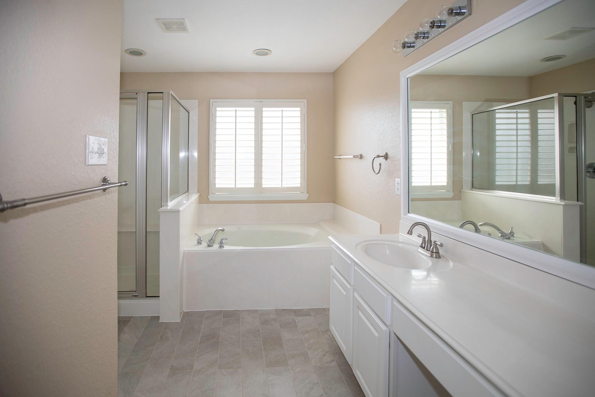 3006 Reindeer Crescent Property Photo 11