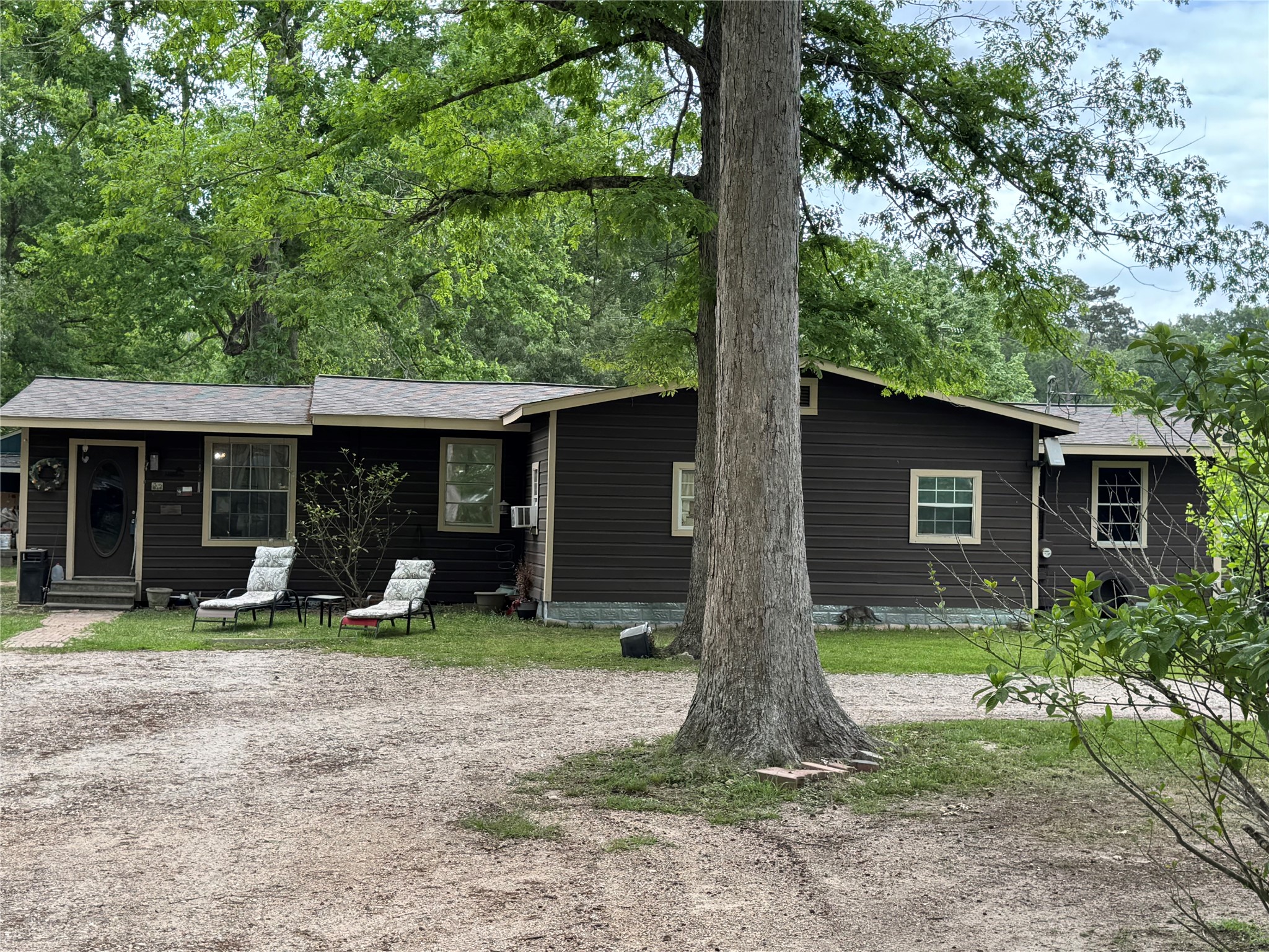 11261 Crossno Drive Property Photo 2
