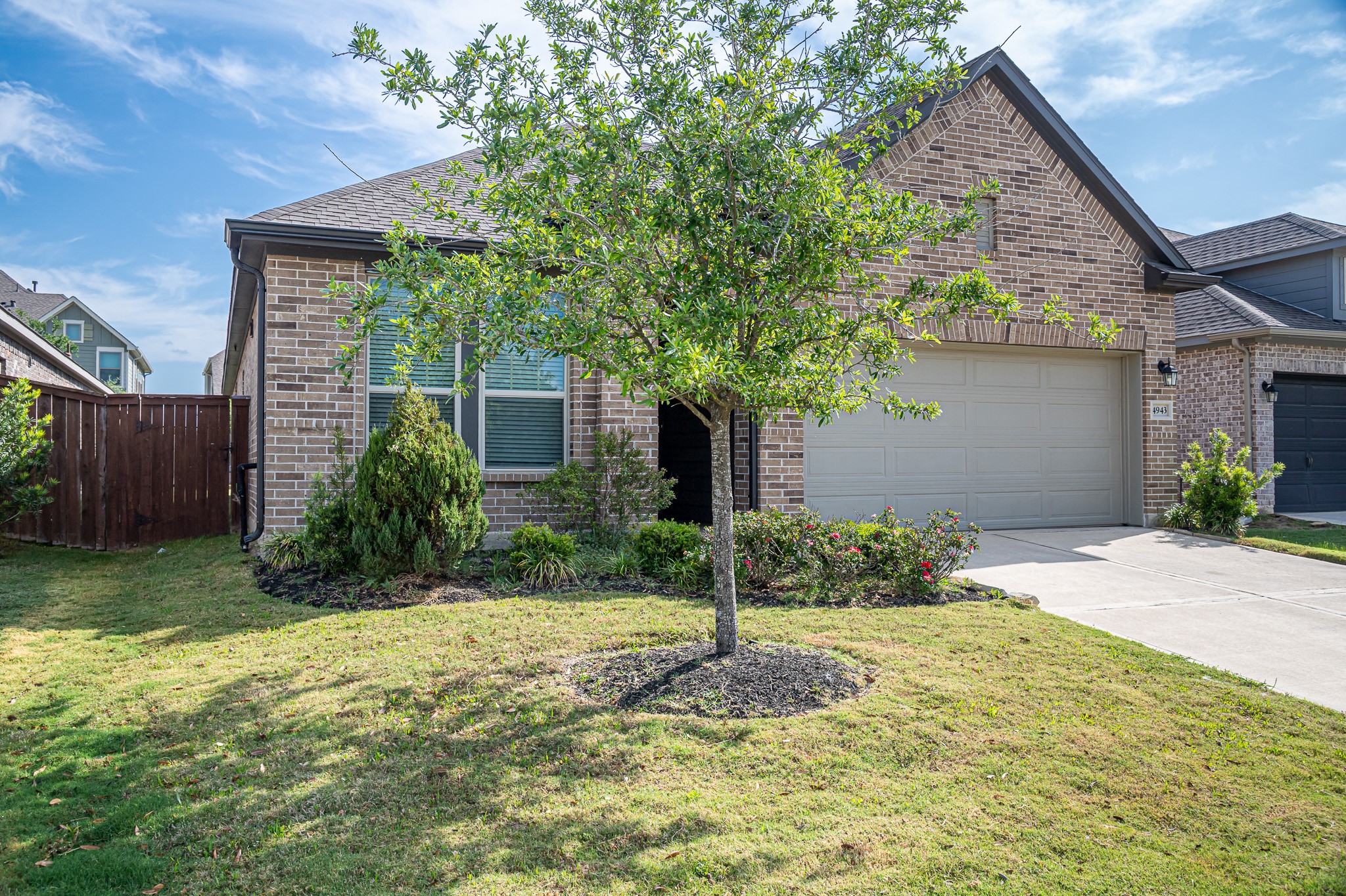 4943 Hitchings Court Property Photo 2