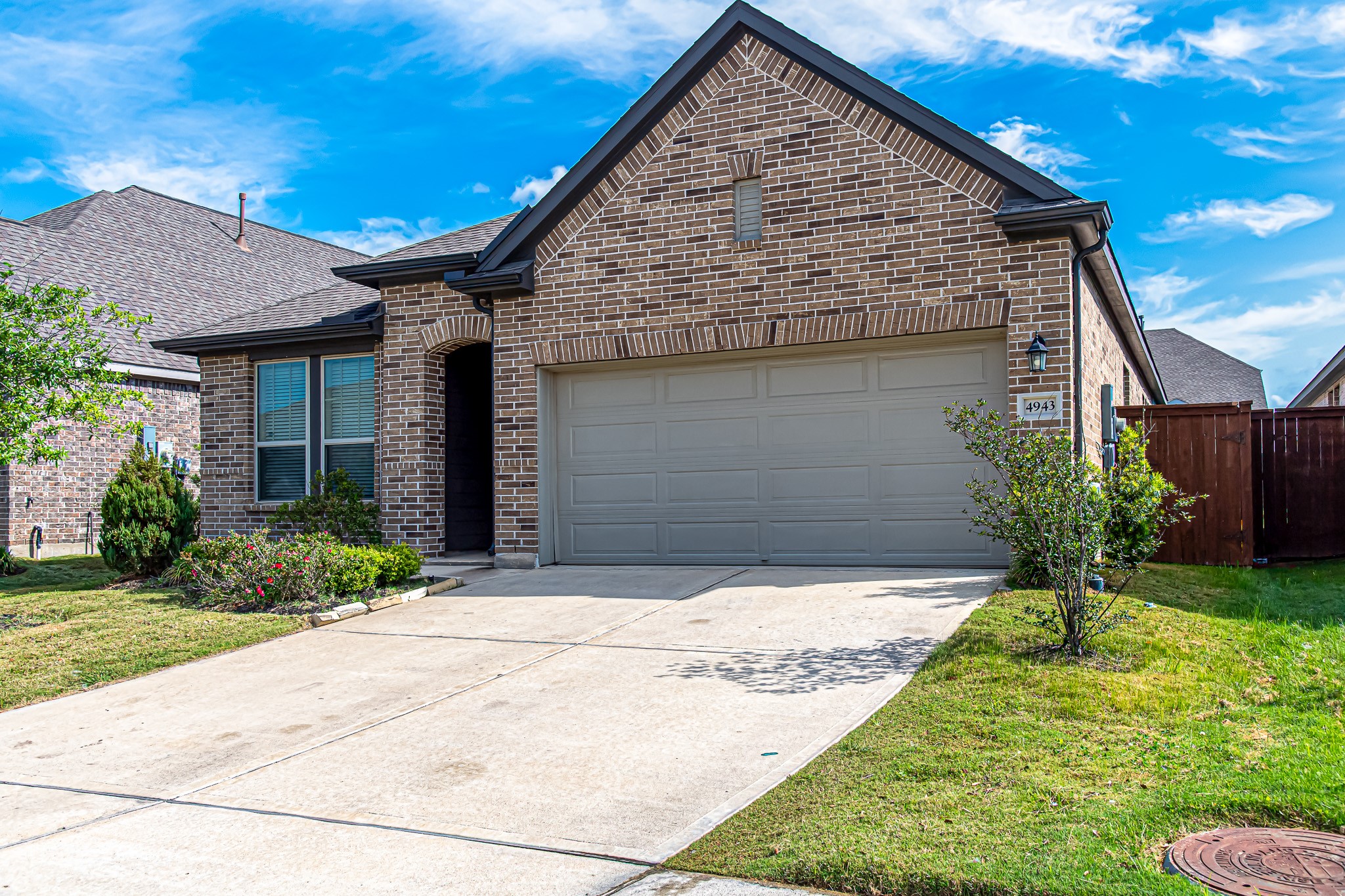 4943 Hitchings Court Property Photo 3