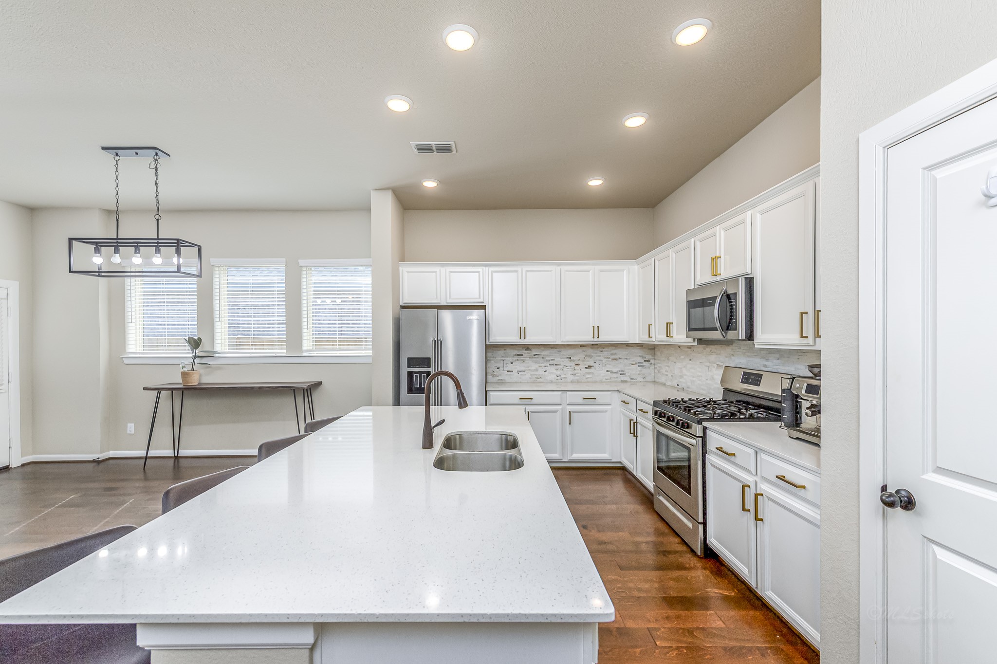 4943 Hitchings Court Property Photo 11