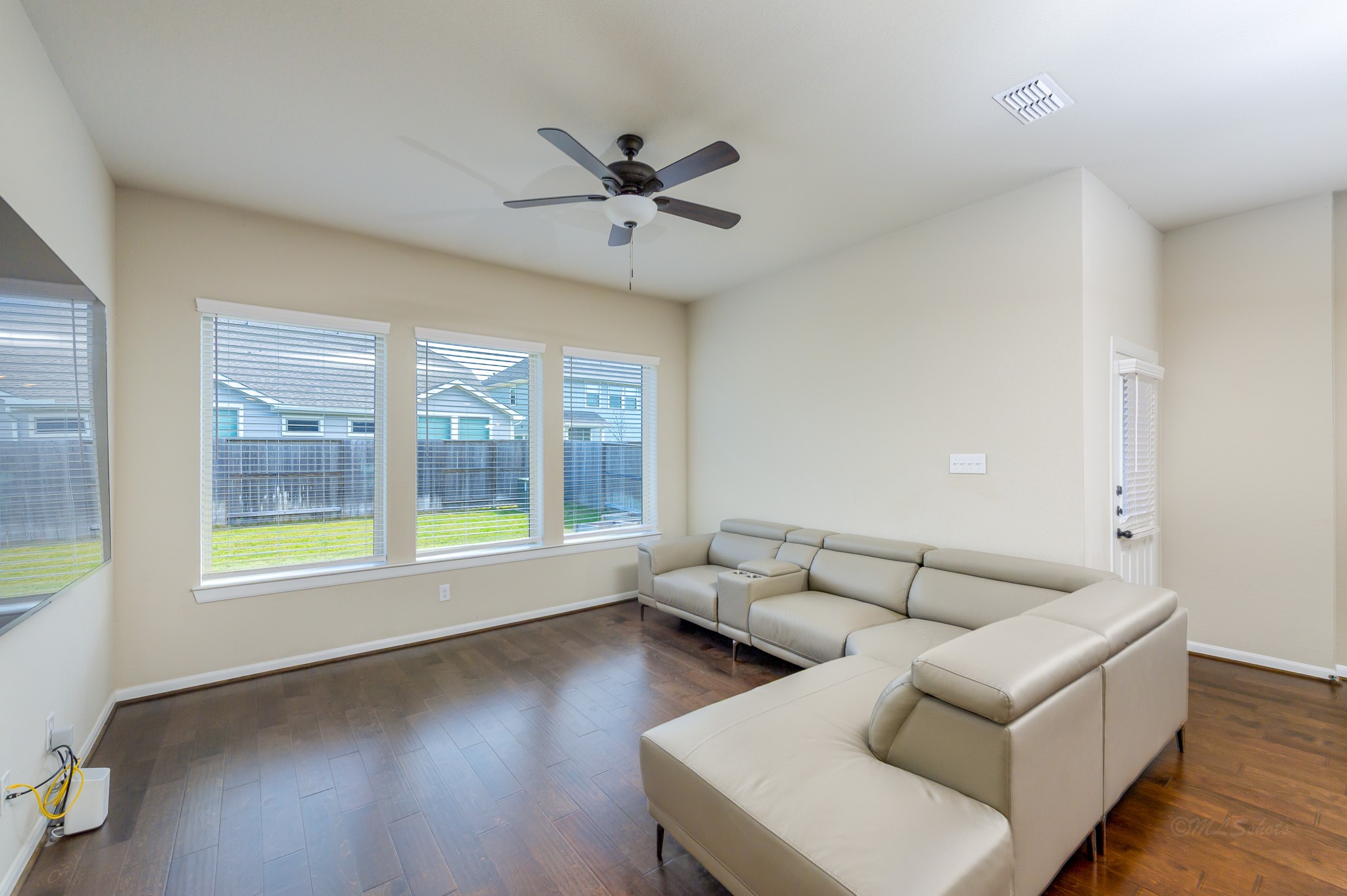 4943 Hitchings Court Property Photo 16
