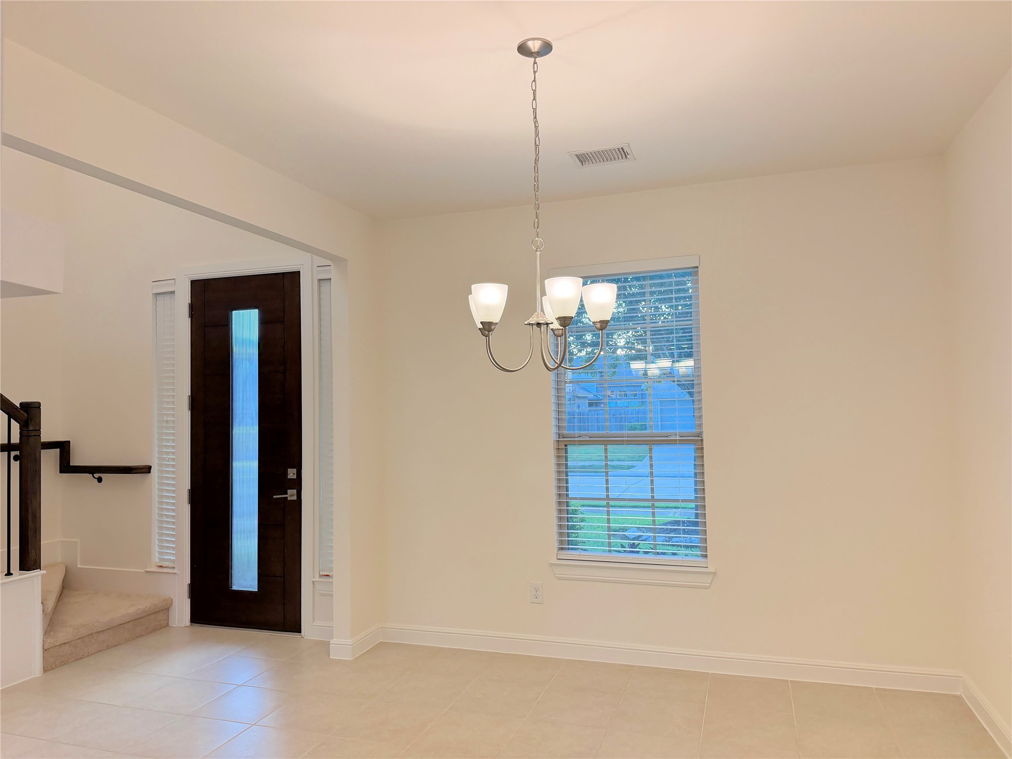 8611 Oakdale Bluff Court Property Photo 5