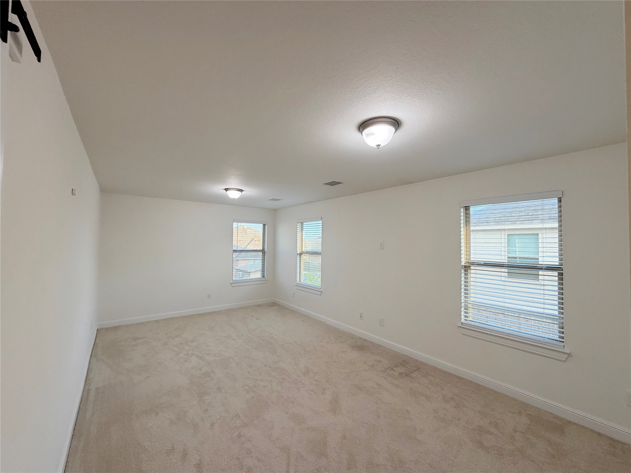 8611 Oakdale Bluff Court Property Photo 18