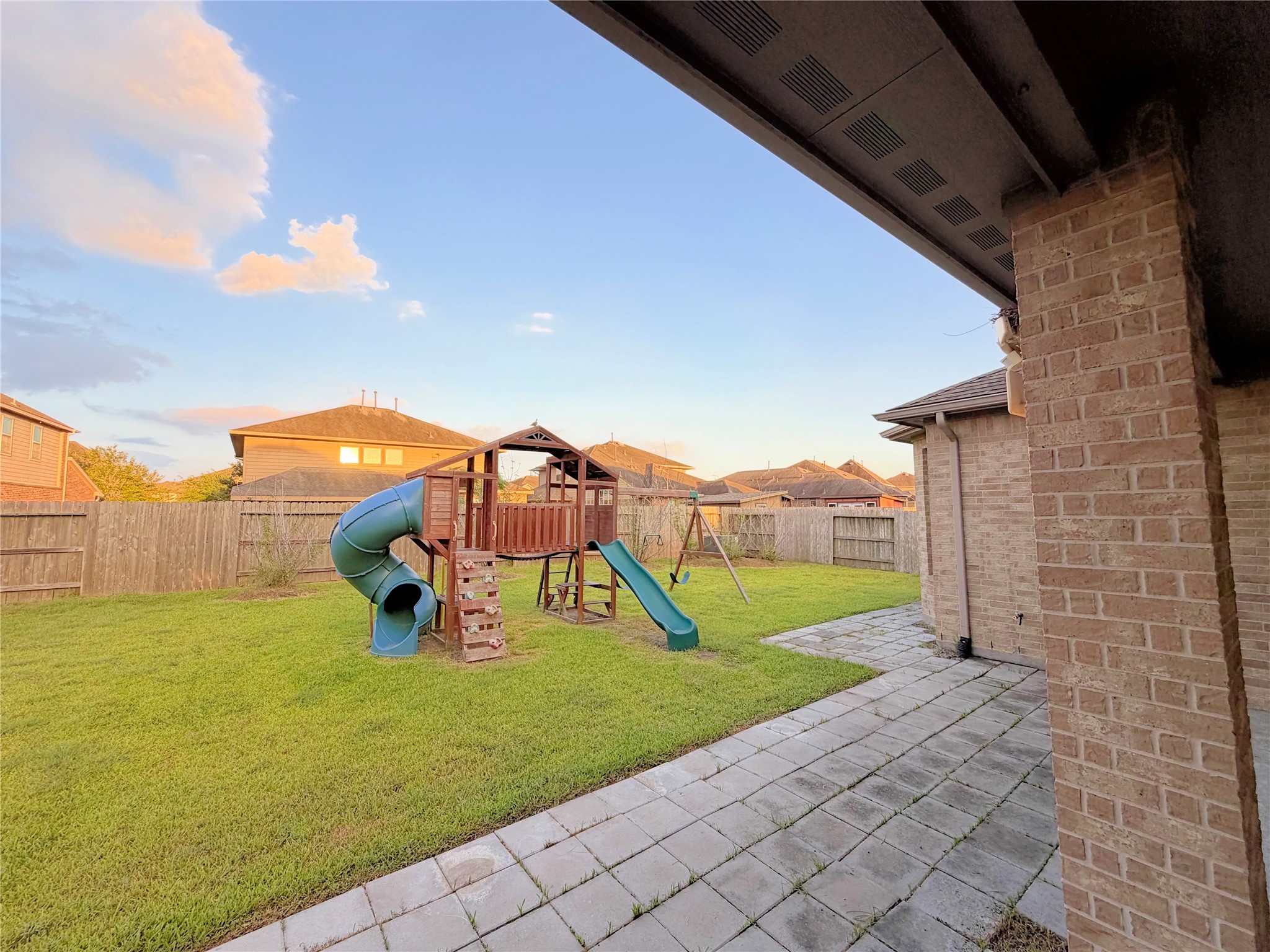 8611 Oakdale Bluff Court Property Photo 20
