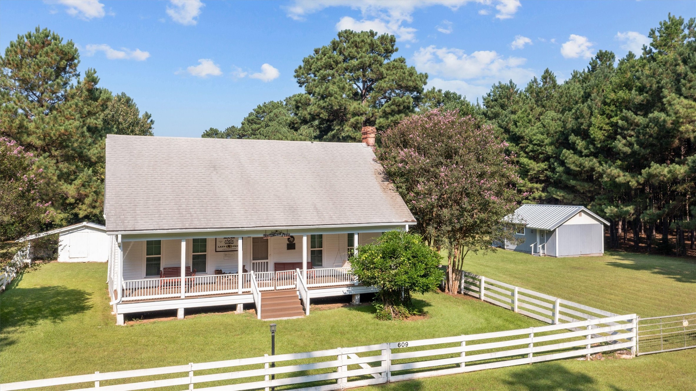 609 County Road 1175 Property Photo 2