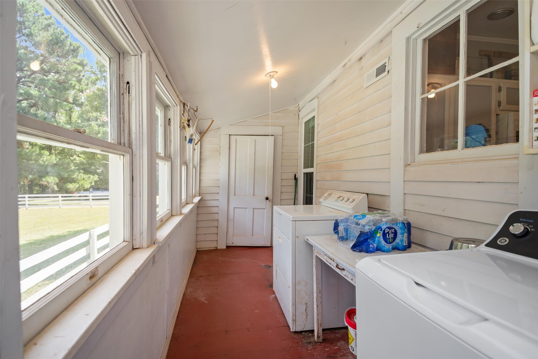 609 County Road 1175 Property Photo 26