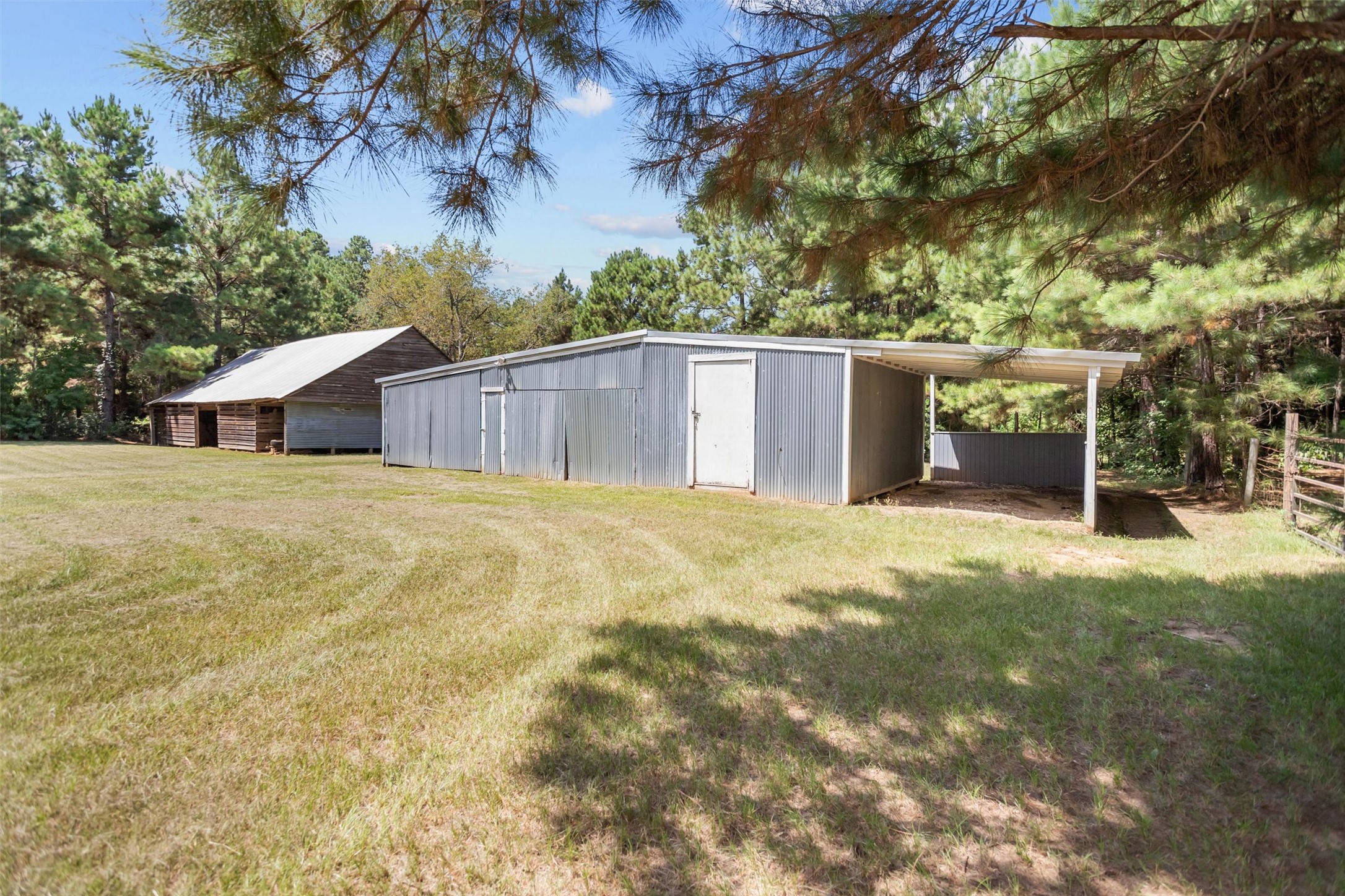 609 County Road 1175 Property Photo 39