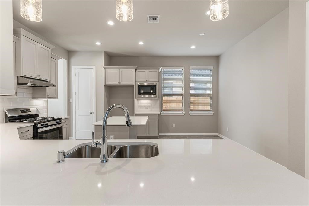 4207 Maple Glen Drive Property Photo 11