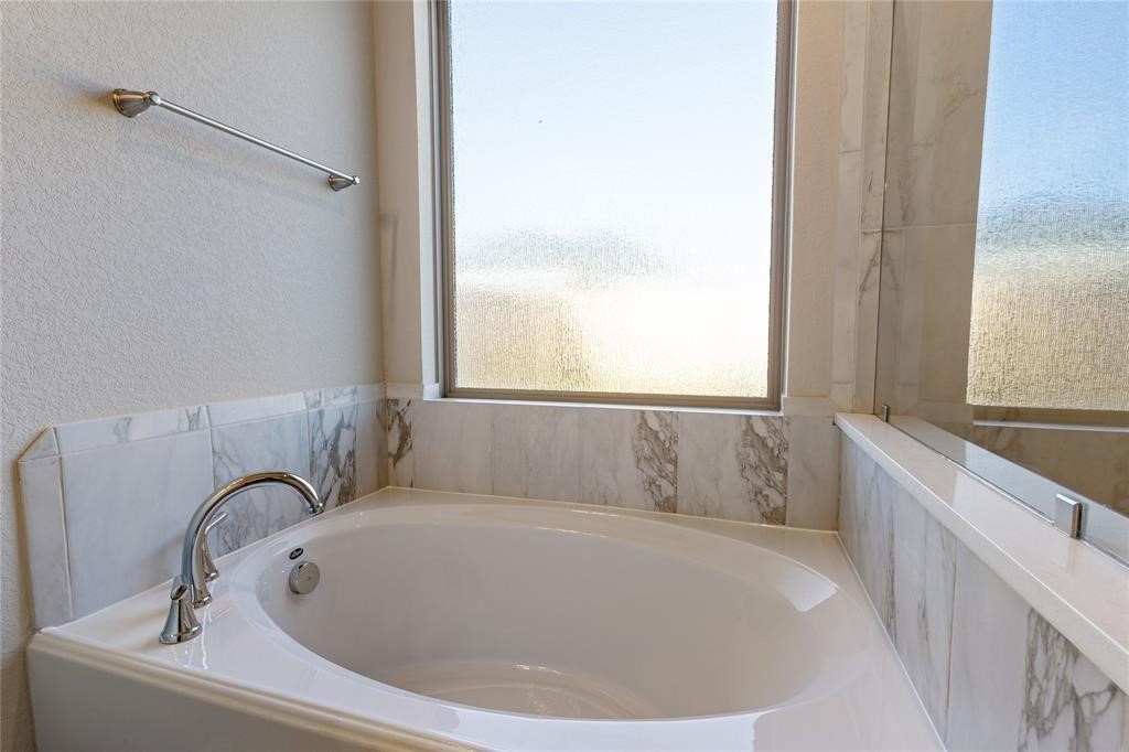 4207 Maple Glen Drive Property Photo 27