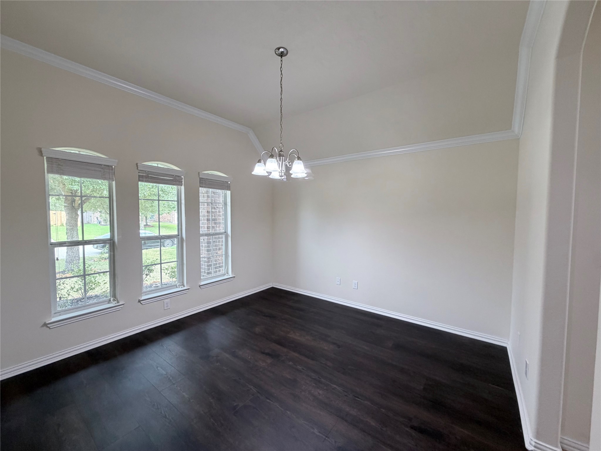 18115 Serene Shore Drive Property Photo 3