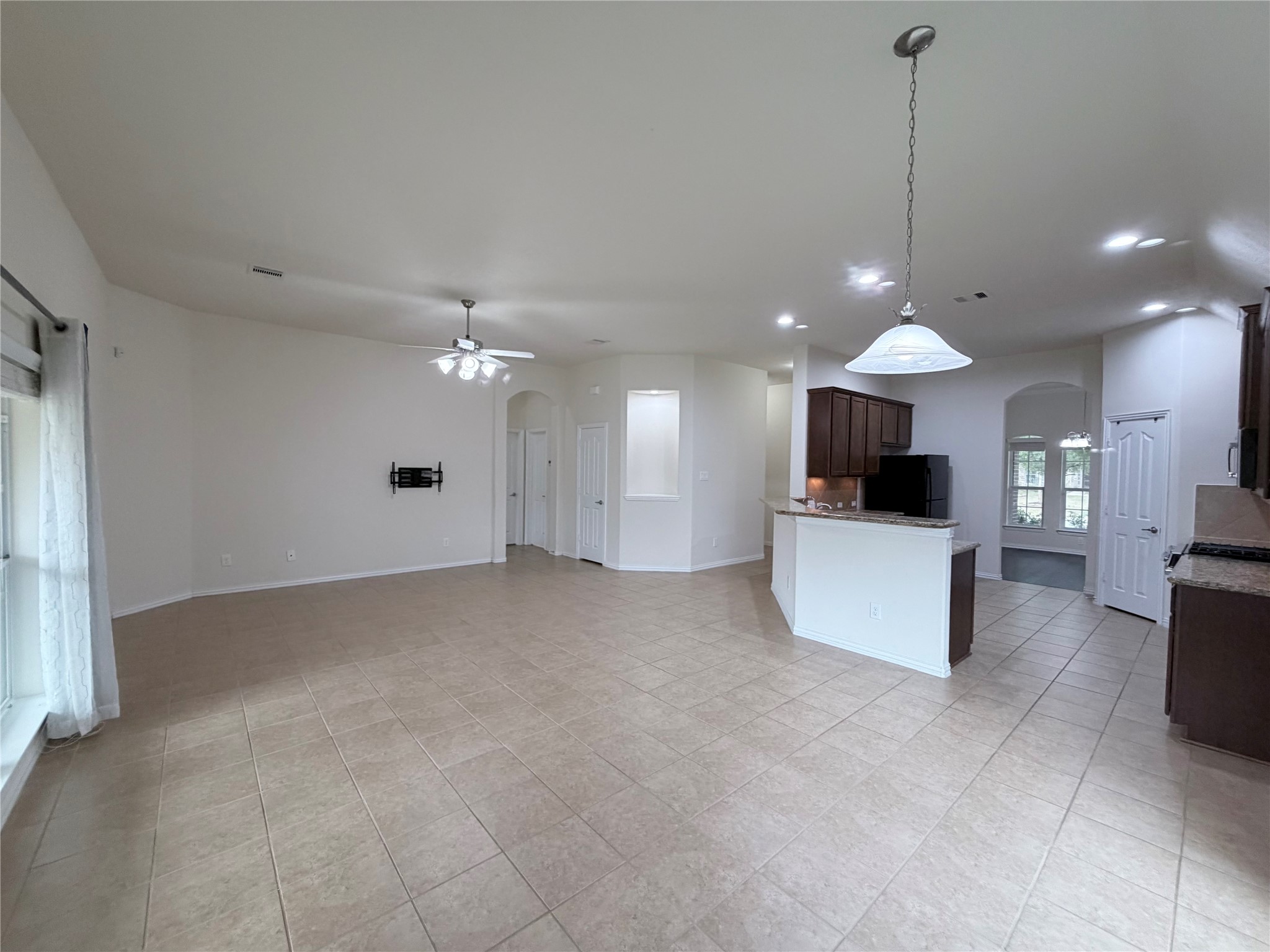 18115 Serene Shore Drive Property Photo 8