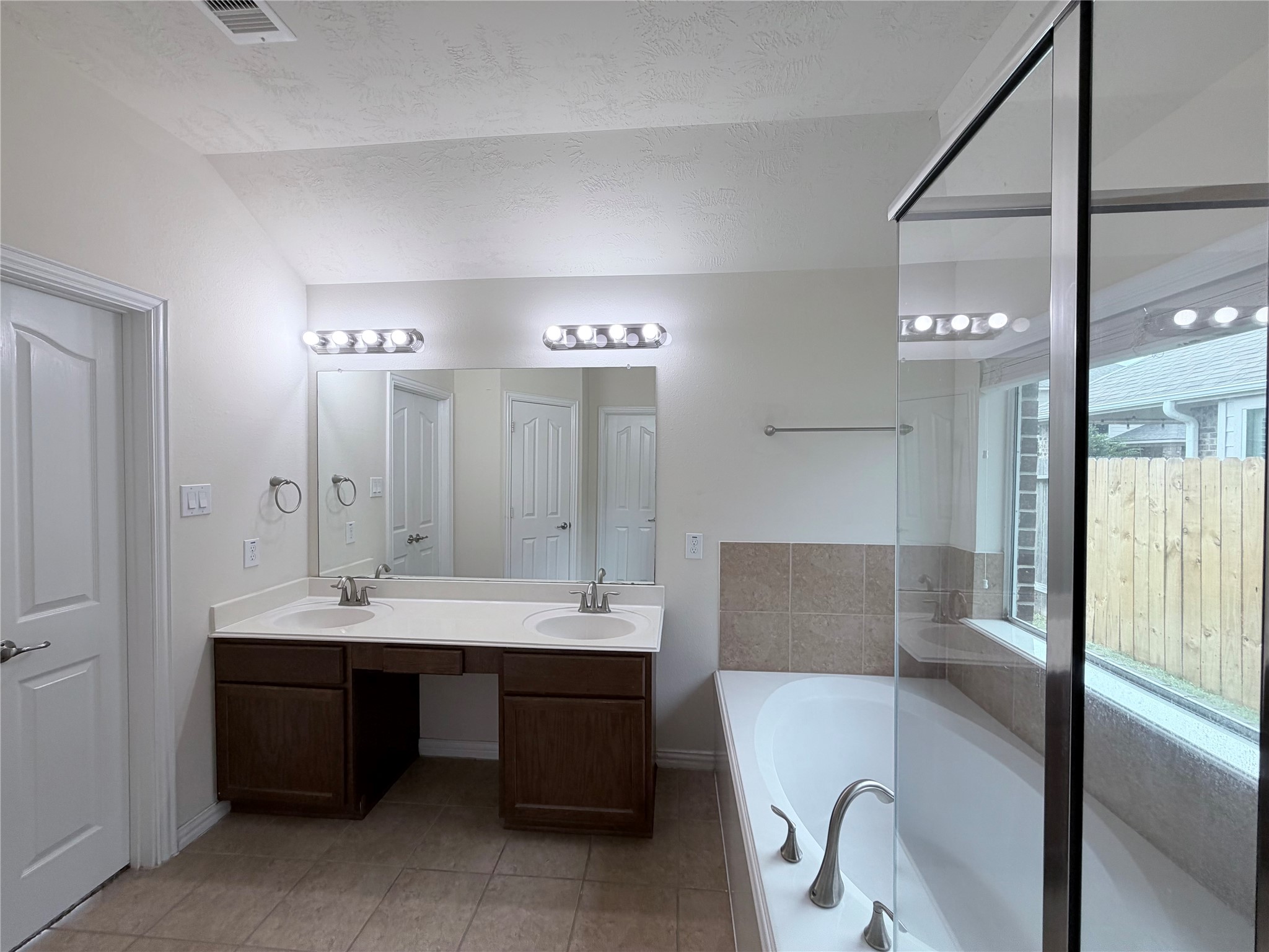 18115 Serene Shore Drive Property Photo 18
