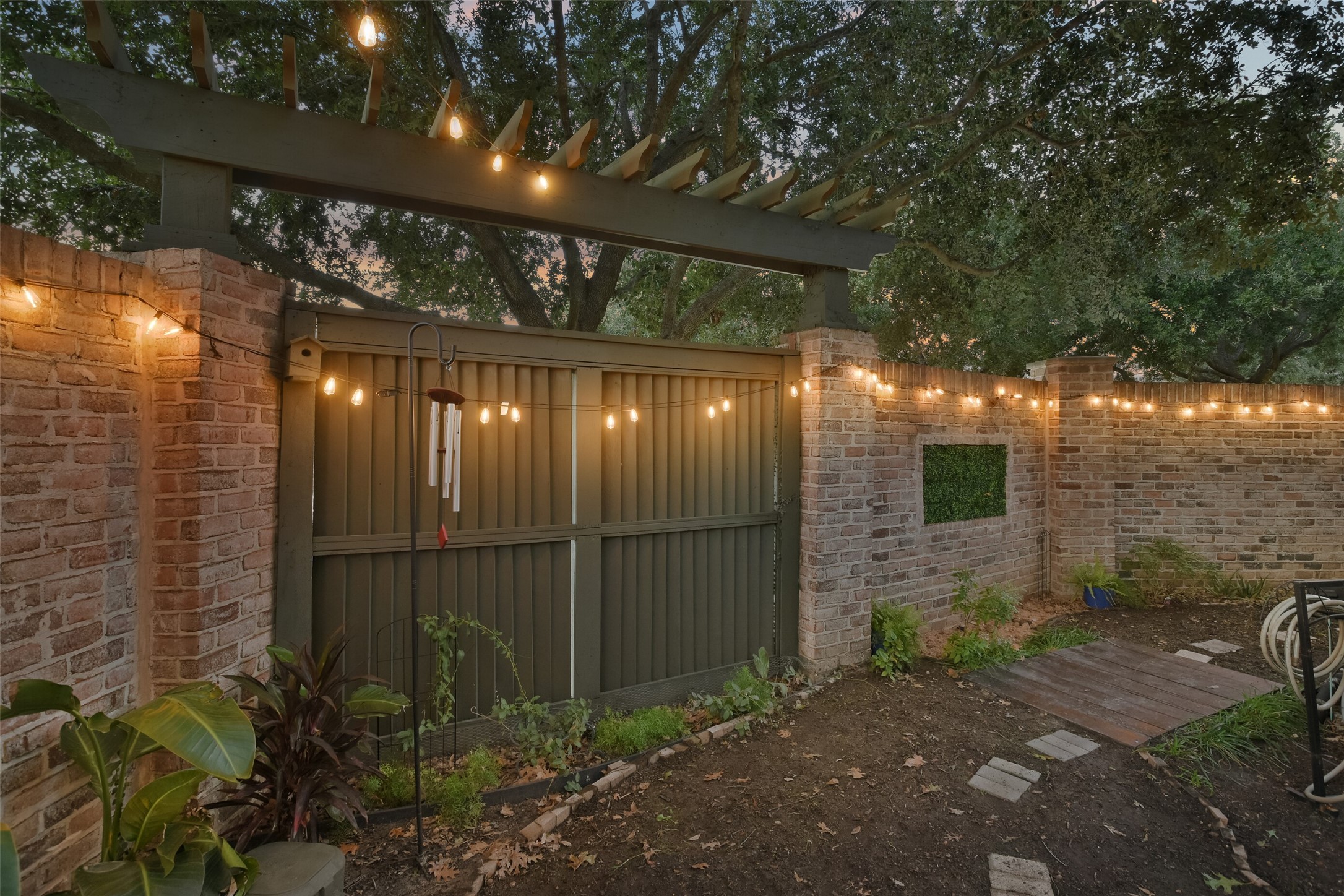 9622 Pemberton Trace Property Photo 32