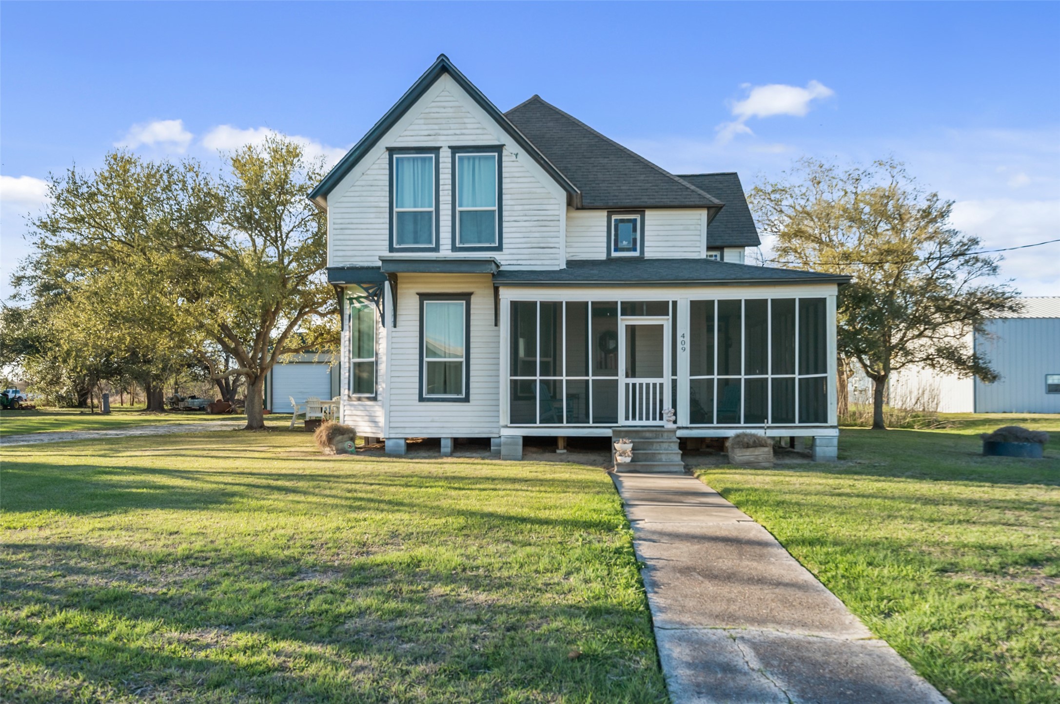 409 Lewis Street Property Photo 1