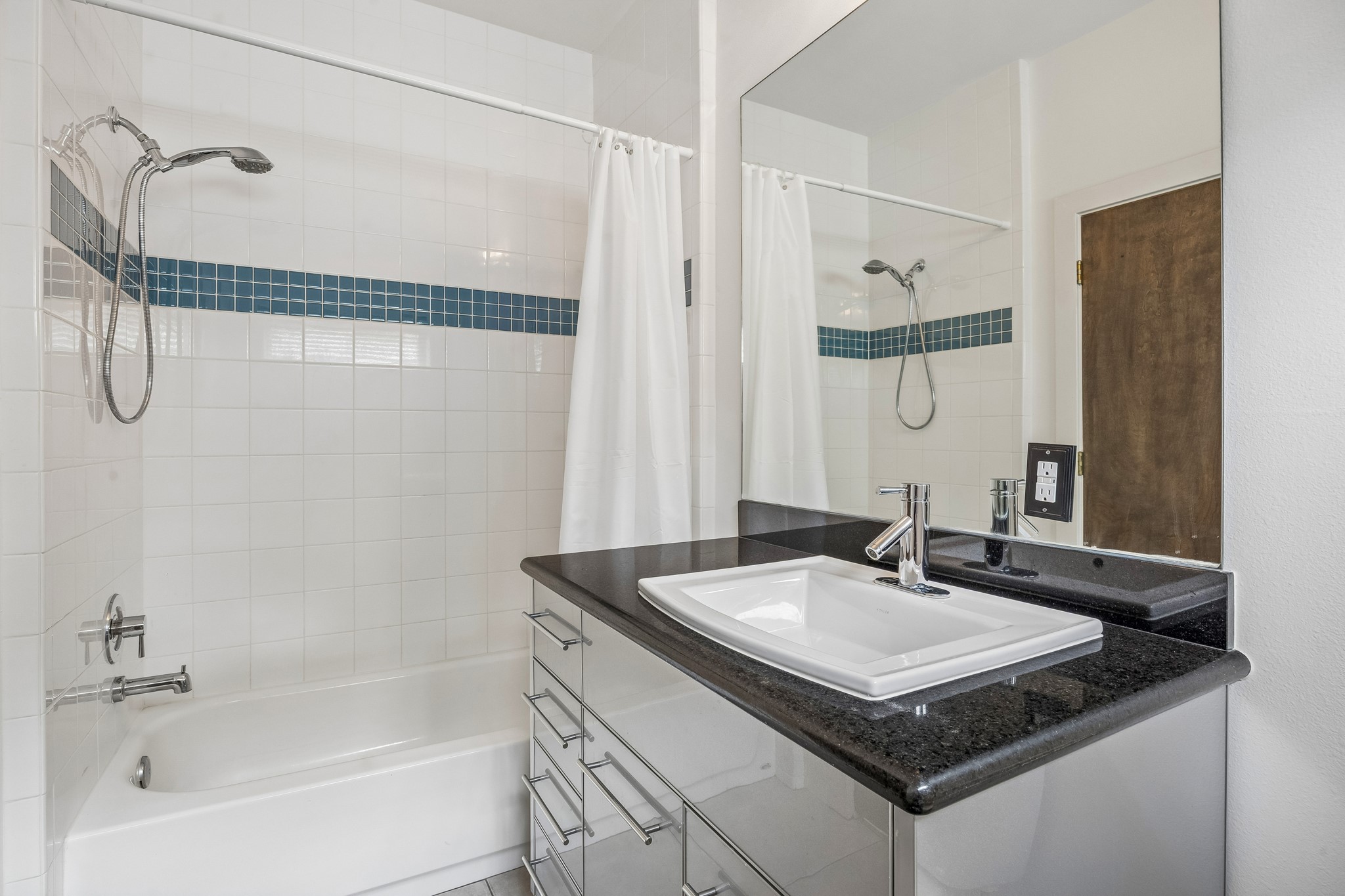 1820 Prospect Street Property Photo 16