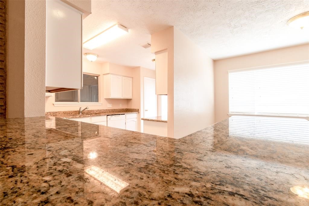 2527 Colonial Ridge Drive Property Photo 10