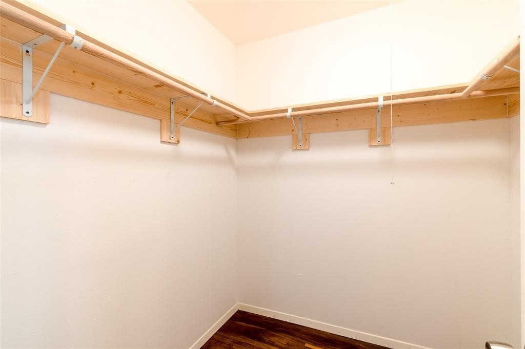 2527 Colonial Ridge Drive Property Photo 17