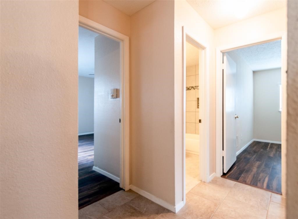 2527 Colonial Ridge Drive Property Photo 18