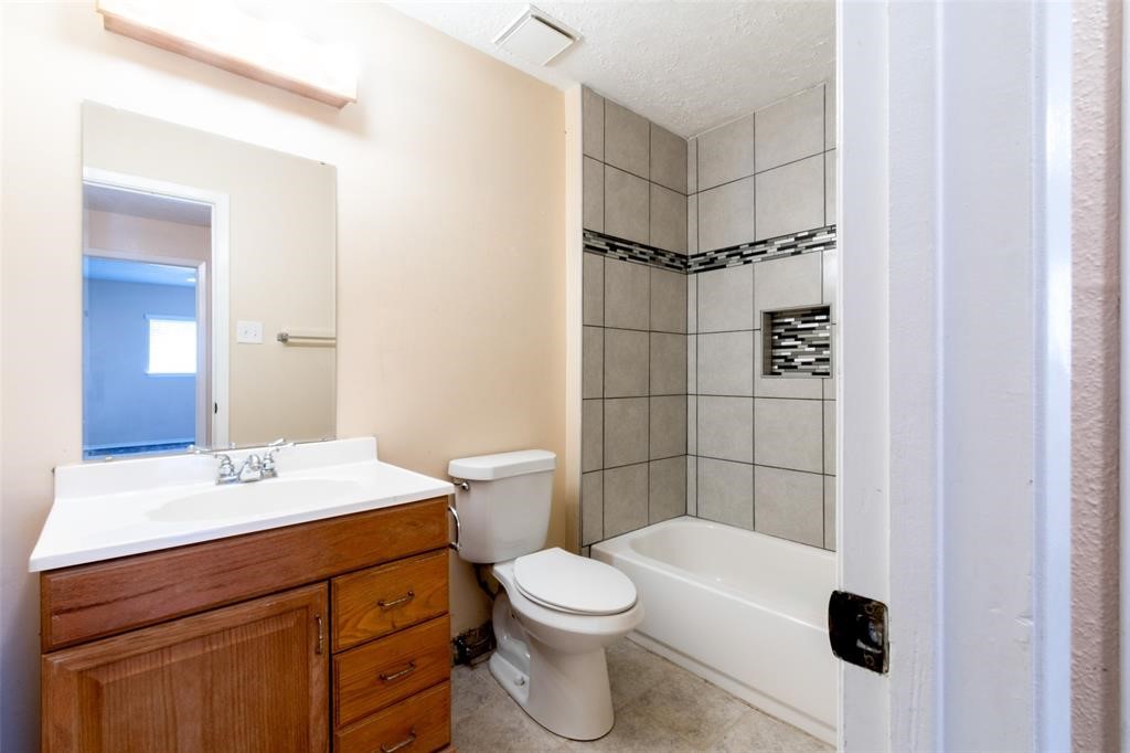 2527 Colonial Ridge Drive Property Photo 22
