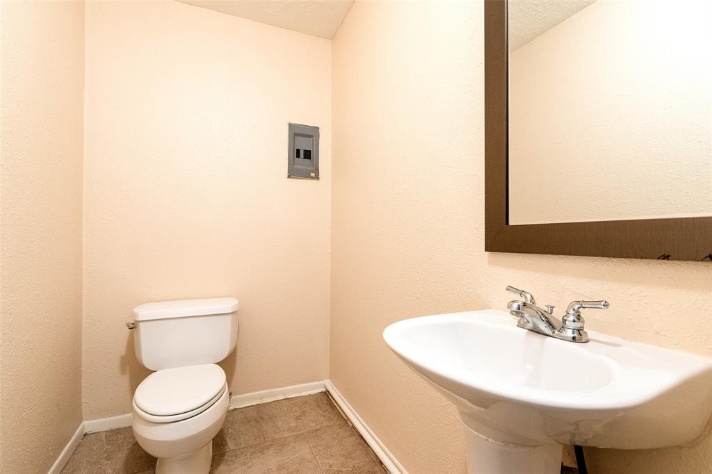 2527 Colonial Ridge Drive Property Photo 28