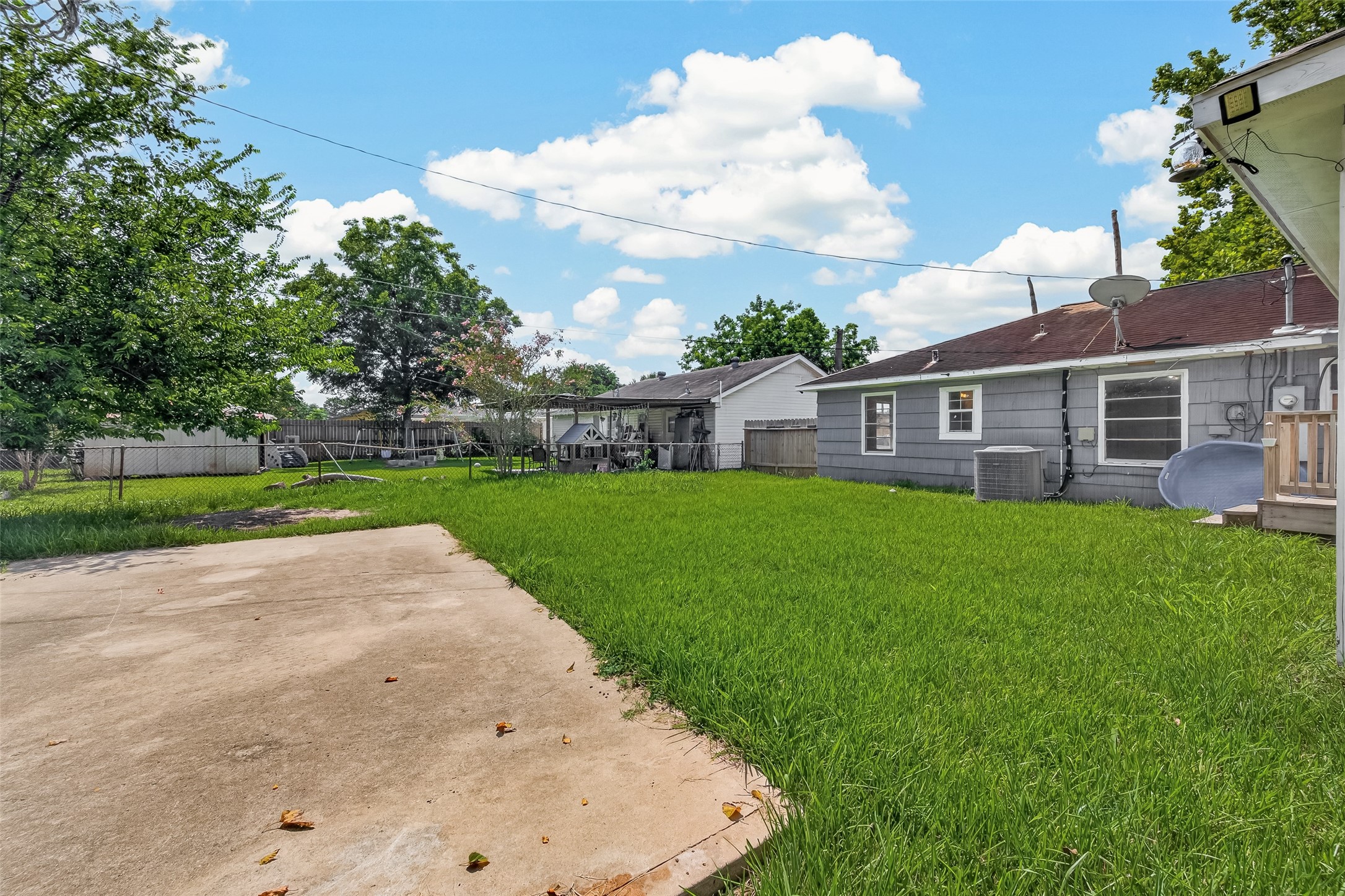 10601 Ambursen Street Property Photo 5