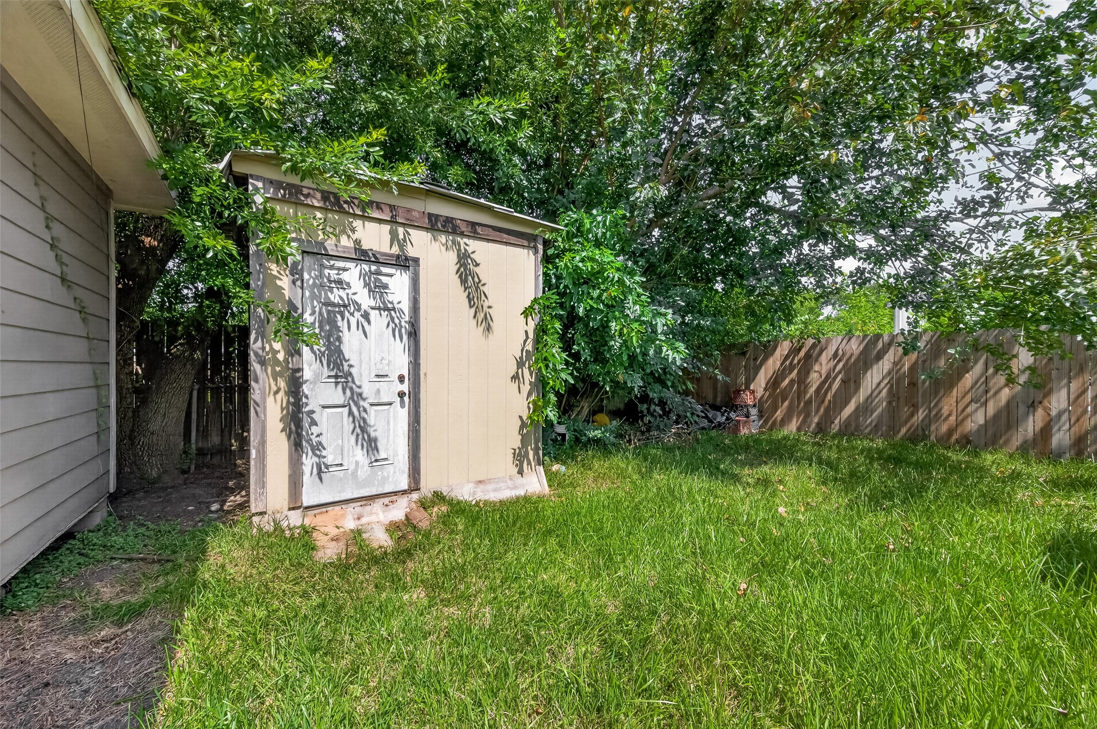 10601 Ambursen Street Property Photo 6