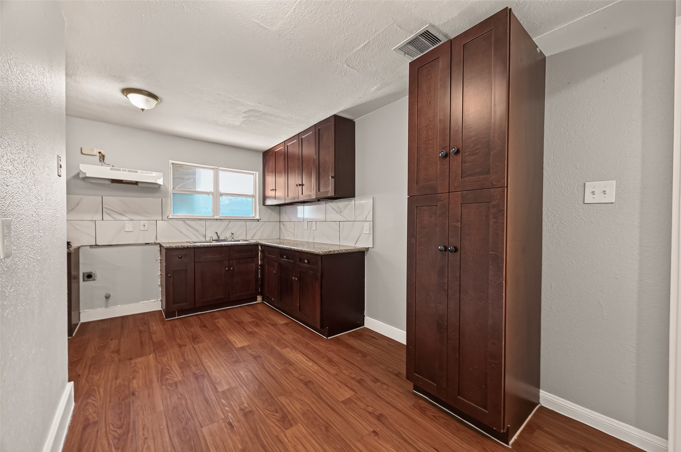 10601 Ambursen Street Property Photo 14