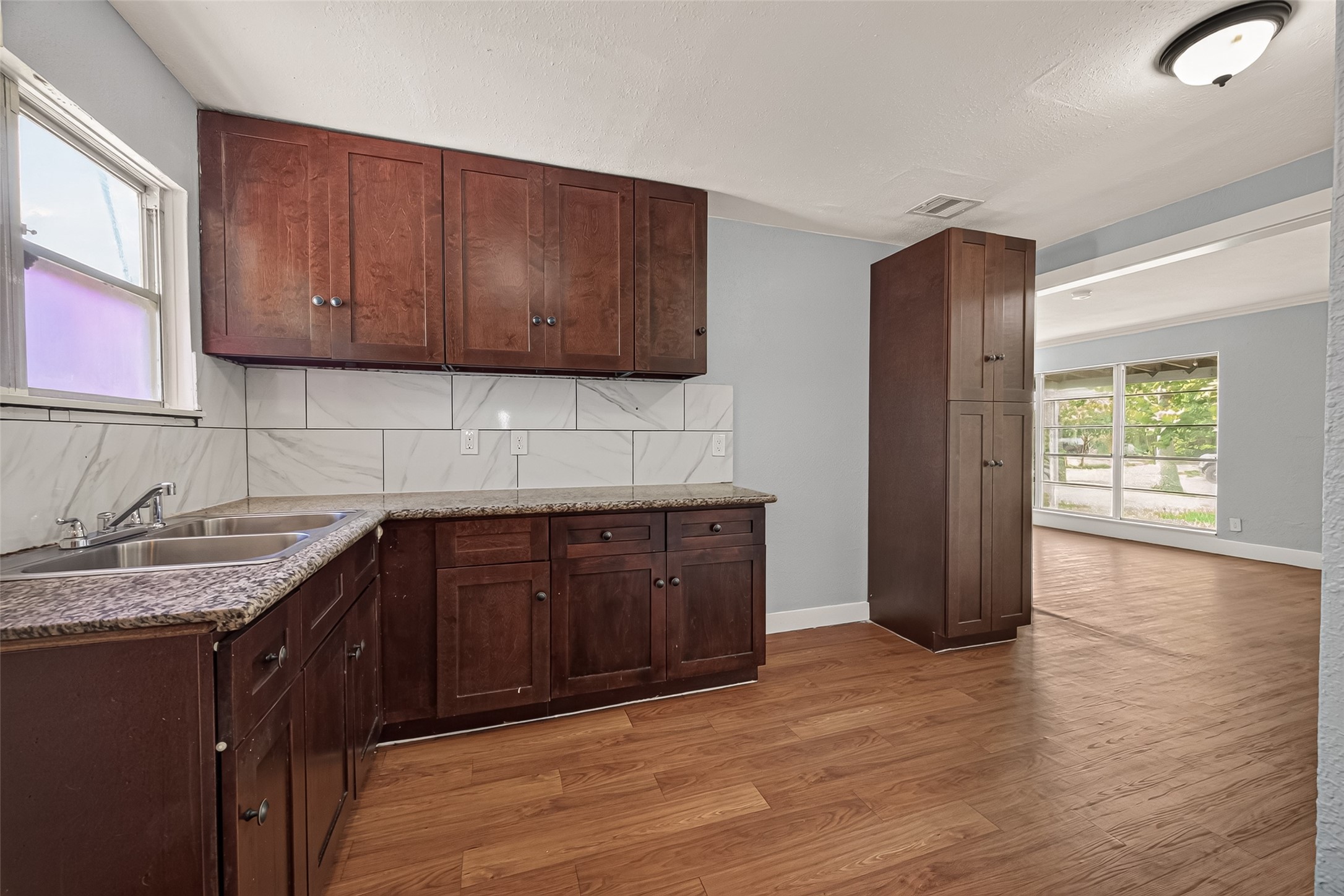 10601 Ambursen Street Property Photo 16