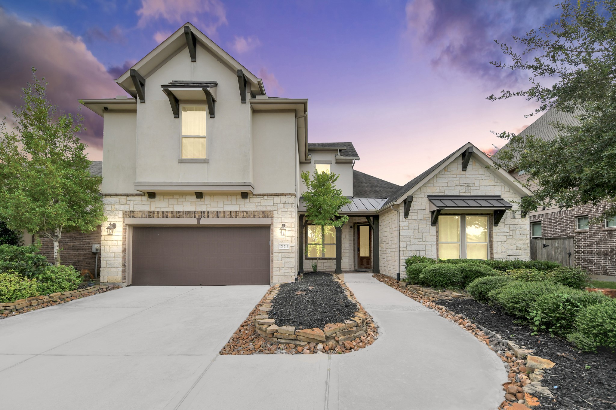 20211 Cascading Falls Boulevard Property Photo 1