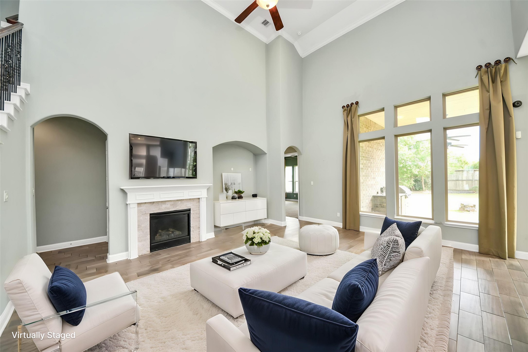 20211 Cascading Falls Boulevard Property Photo 7