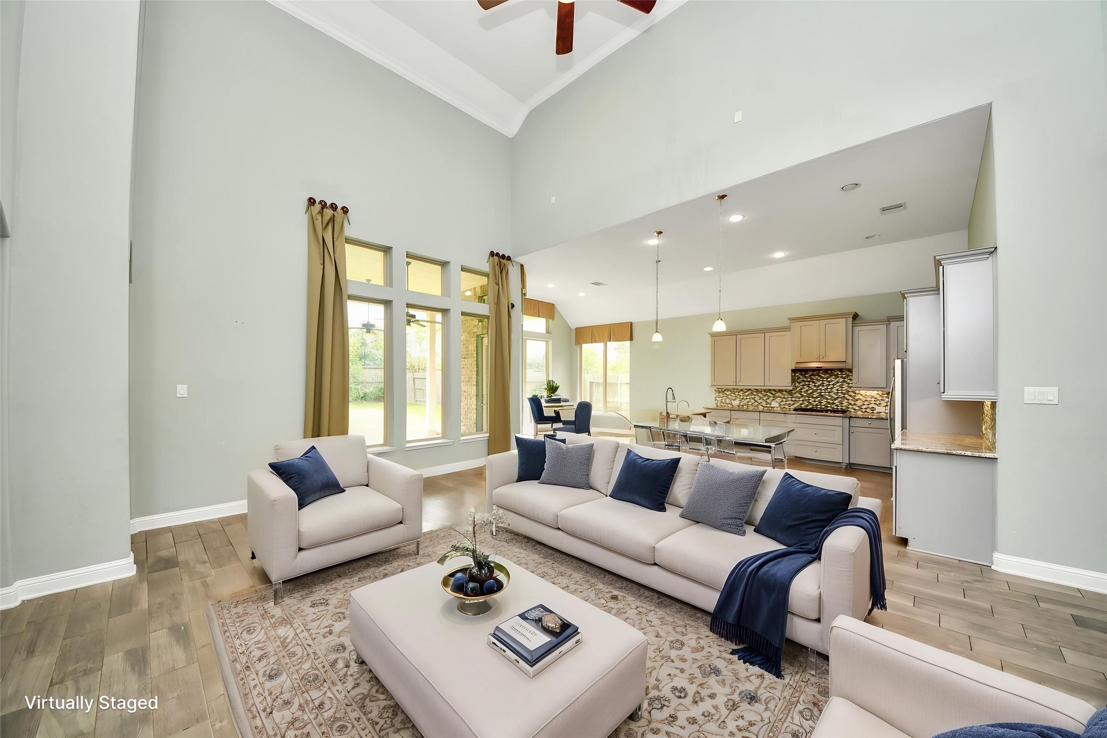 20211 Cascading Falls Boulevard Property Photo 8