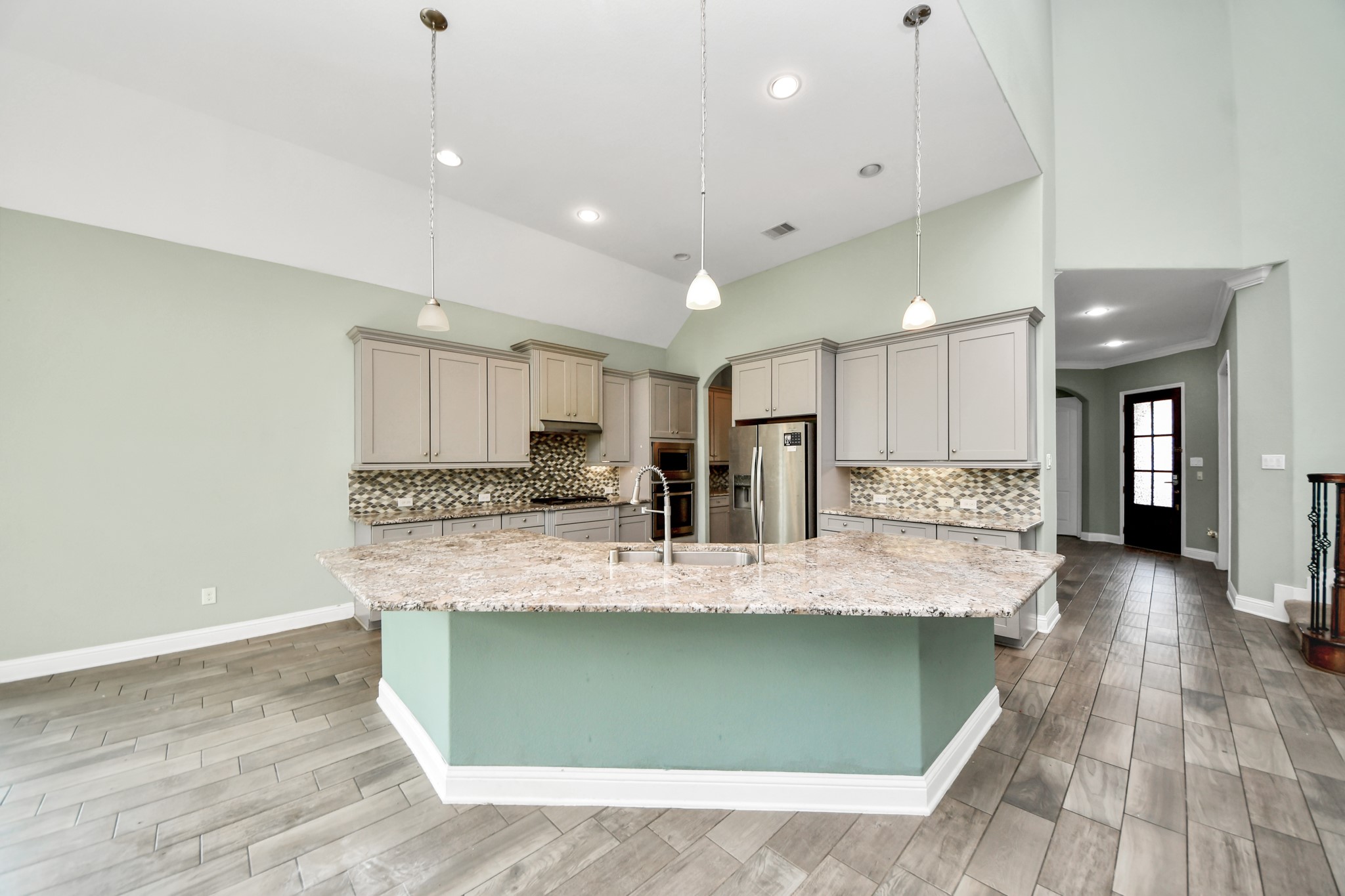 20211 Cascading Falls Boulevard Property Photo 12