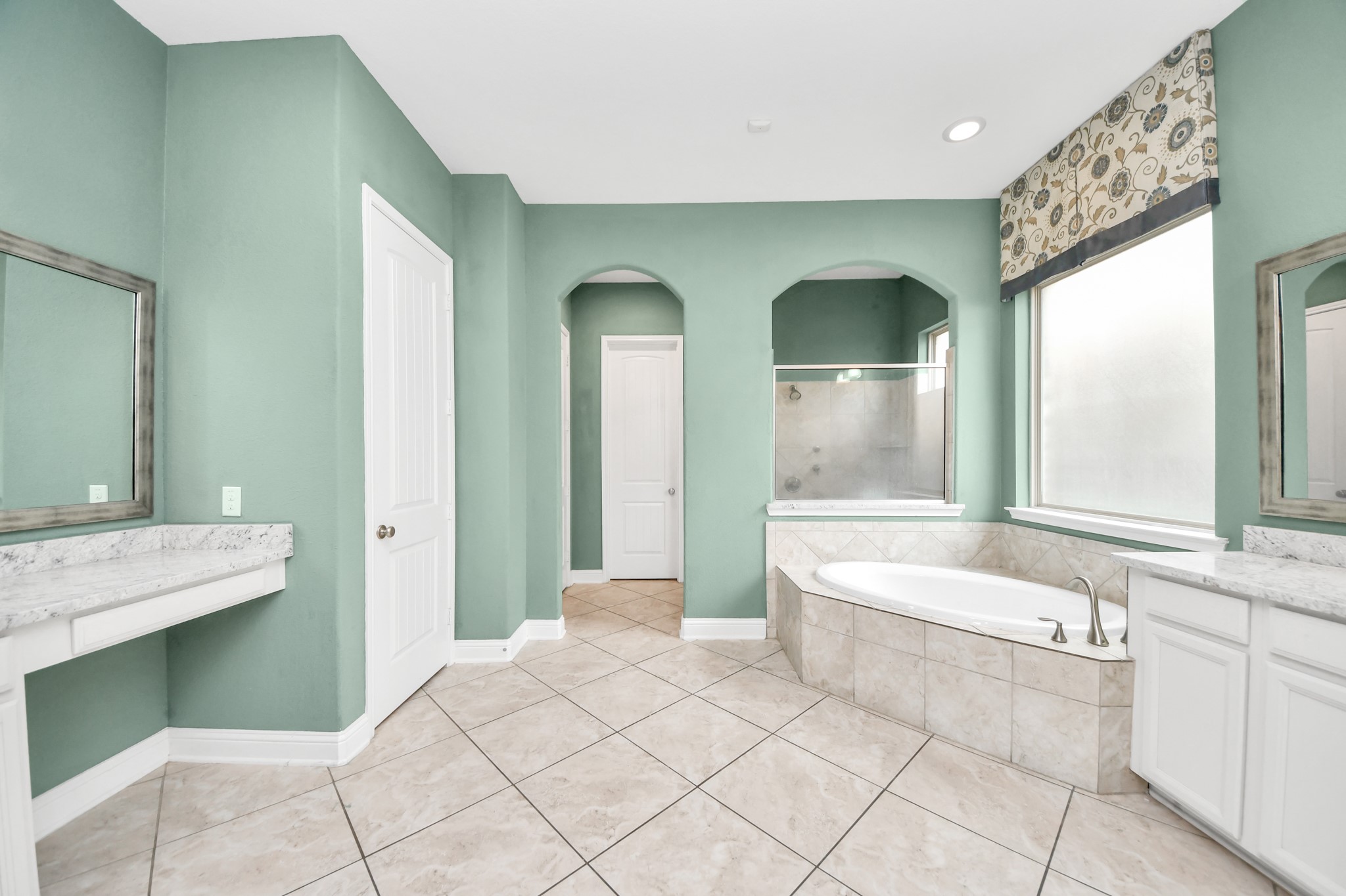 20211 Cascading Falls Boulevard Property Photo 20