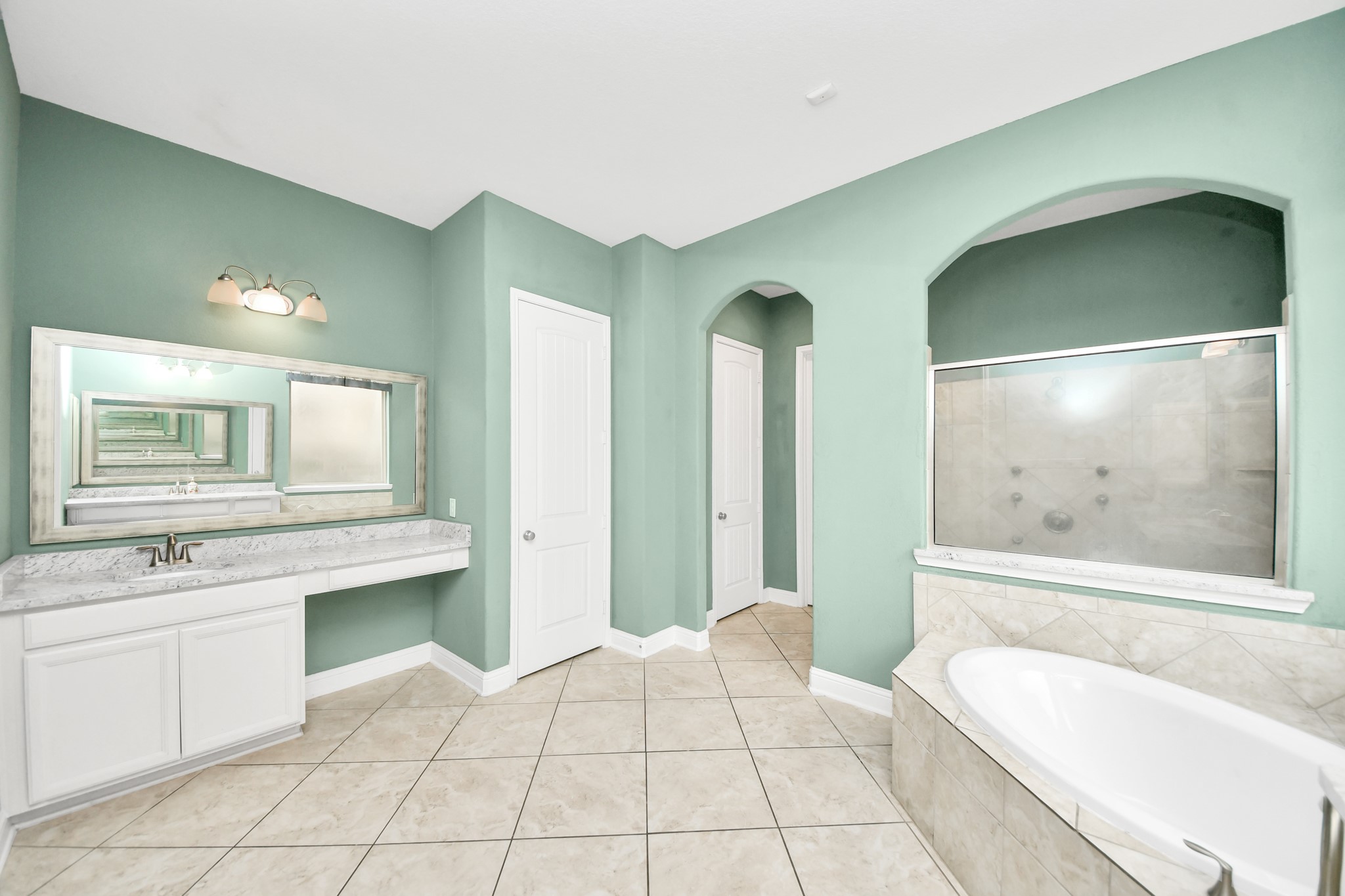 20211 Cascading Falls Boulevard Property Photo 22