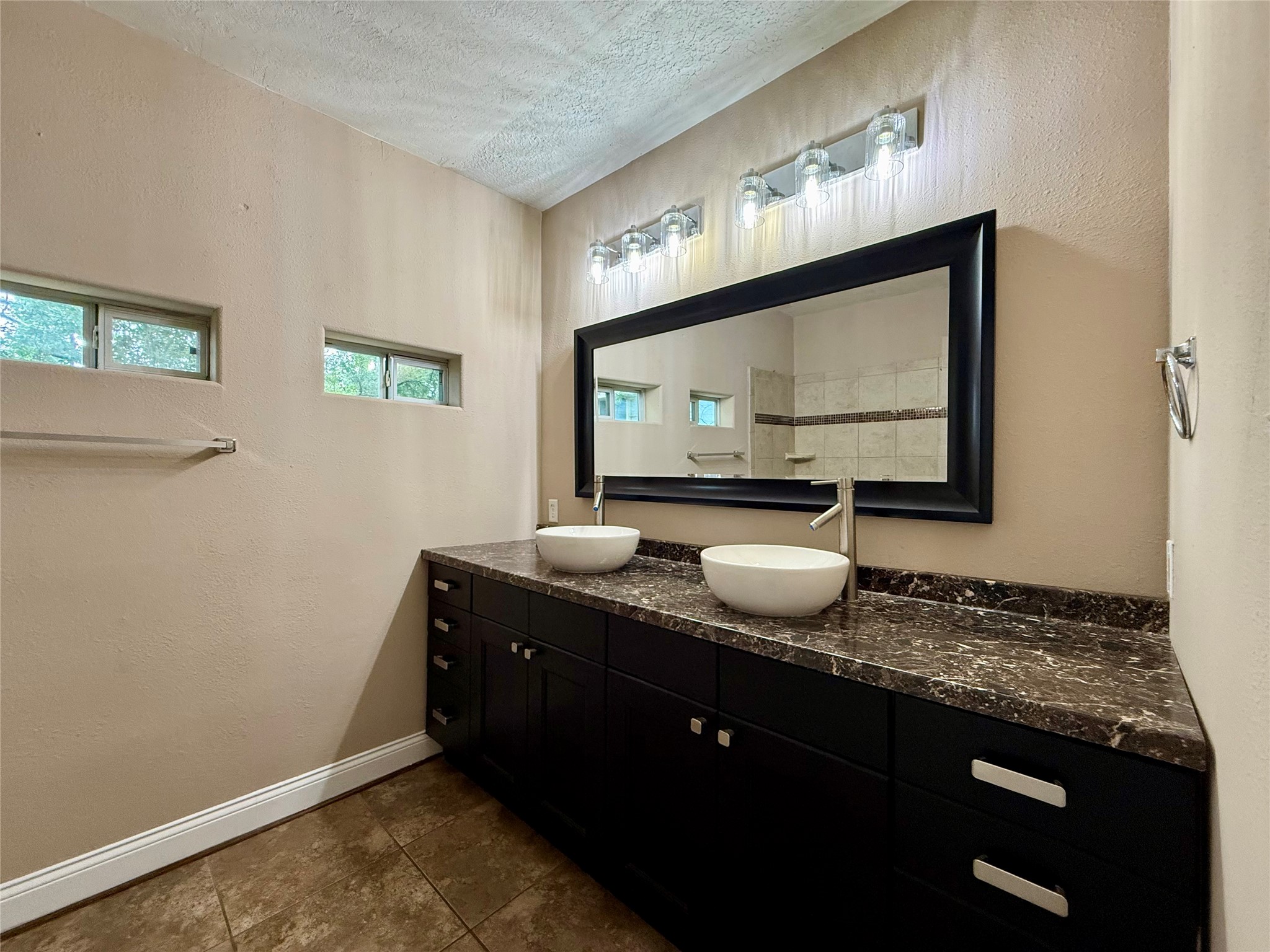 1105 Melbourne Street Property Photo 10