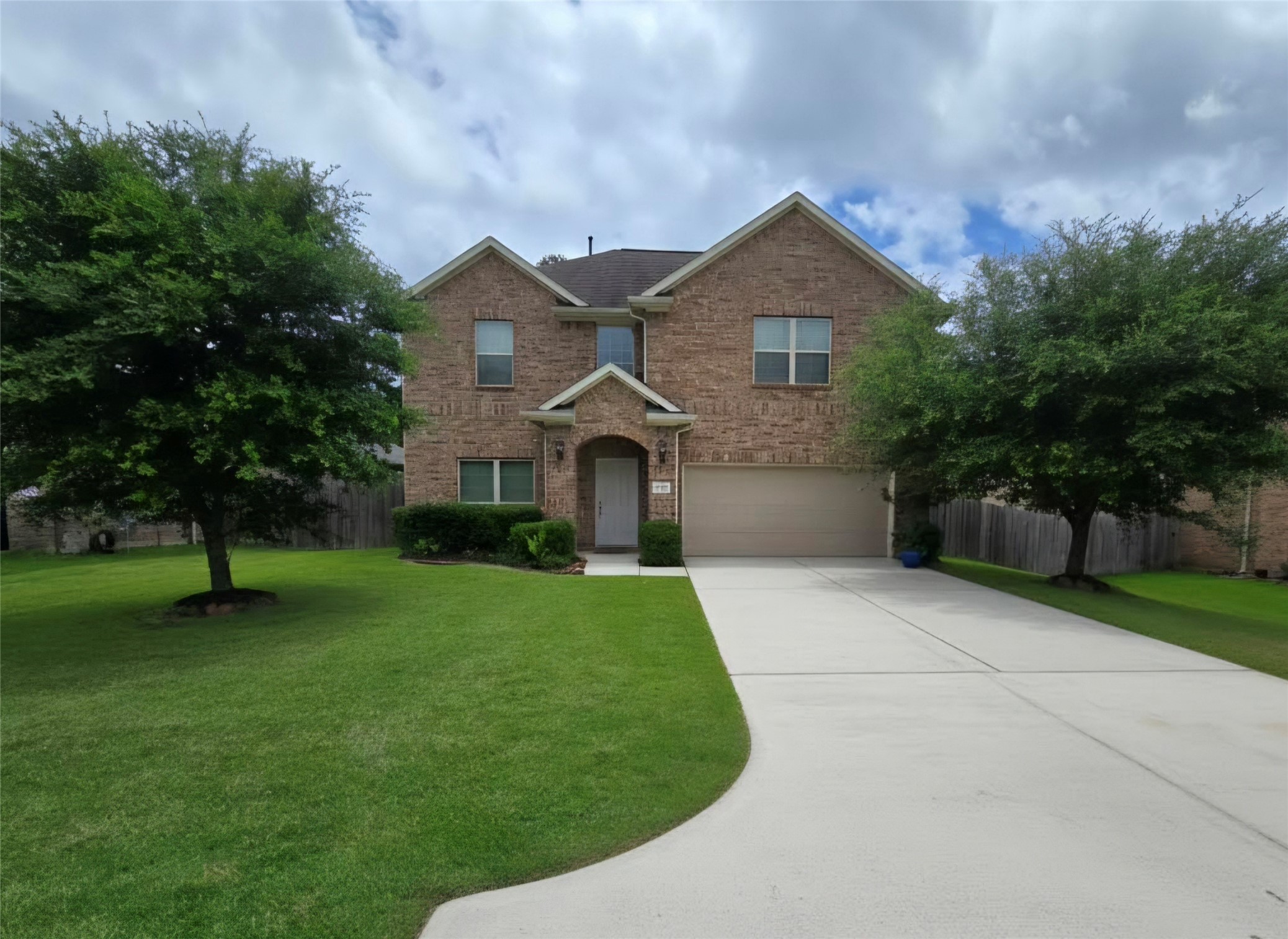 2027 Brookmont Drive Property Photo 1