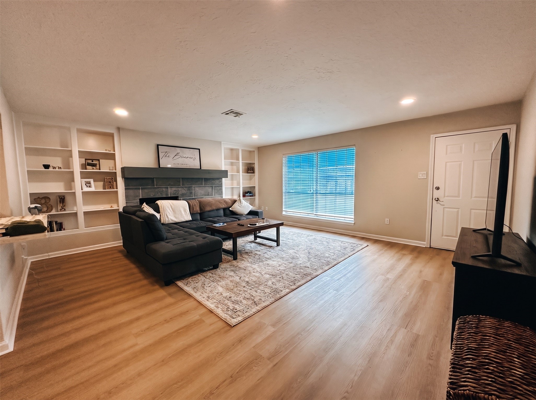 9332 Derrik Drive Property Photo 2