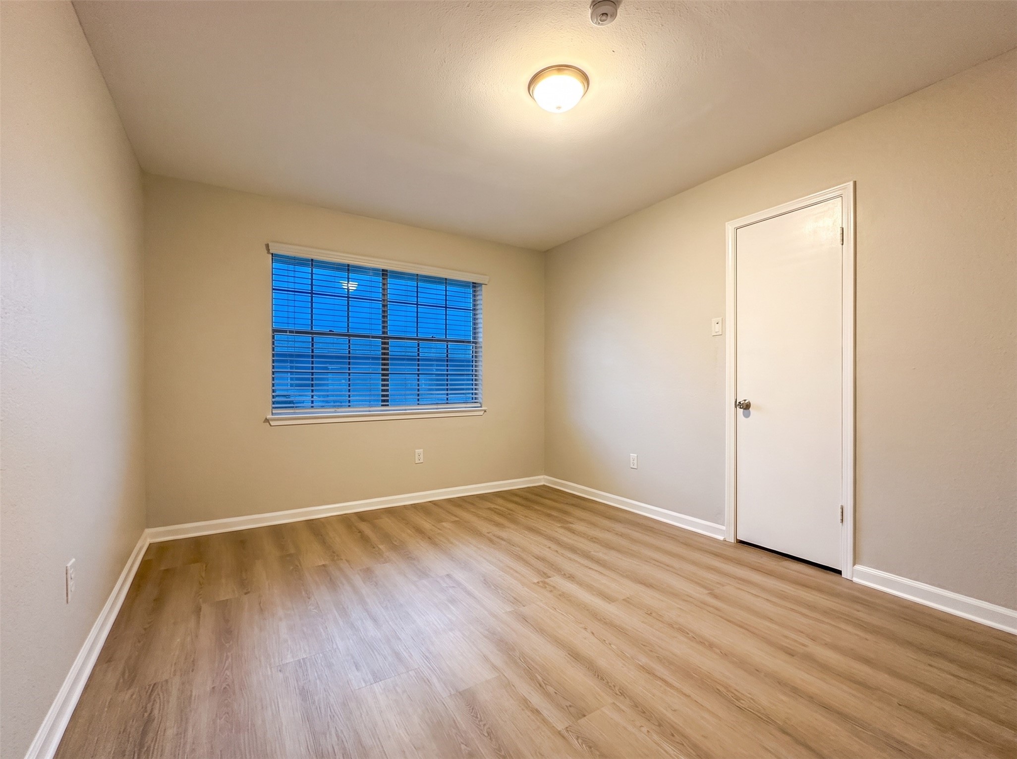 9332 Derrik Drive Property Photo 14