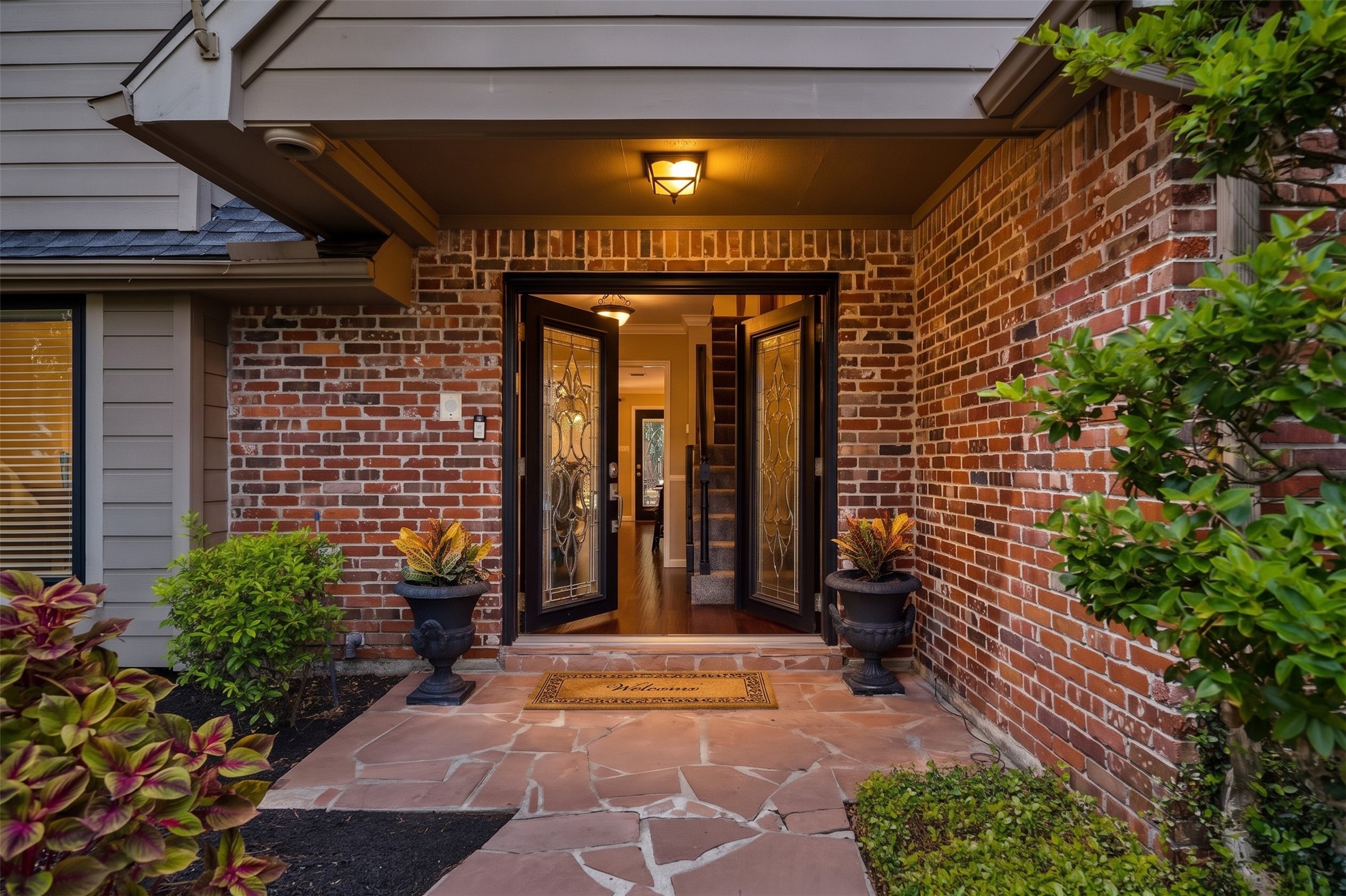 8106 Twining Oaks Lane Property Photo 5
