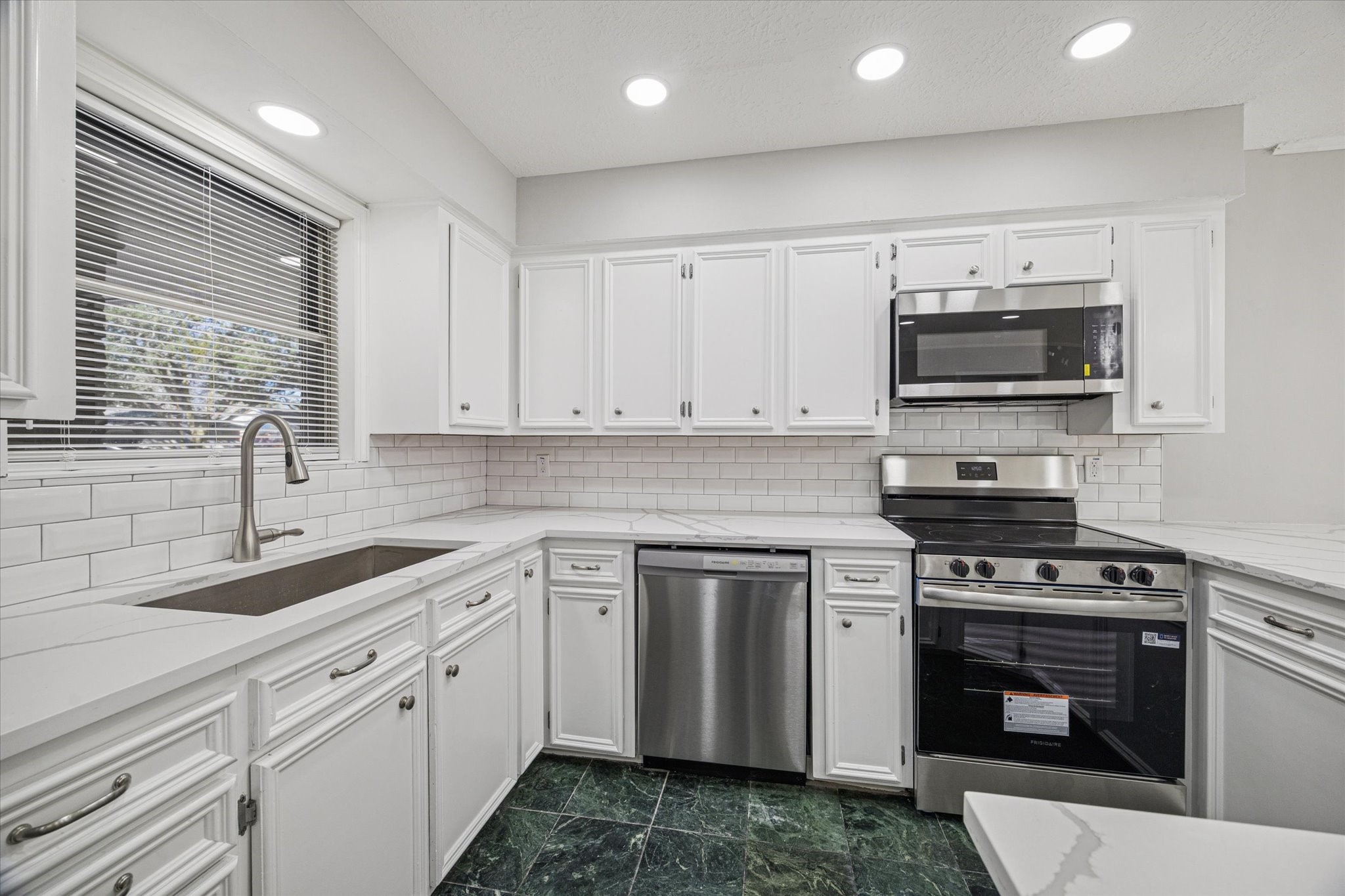 1703 Raintree Street Property Photo 7