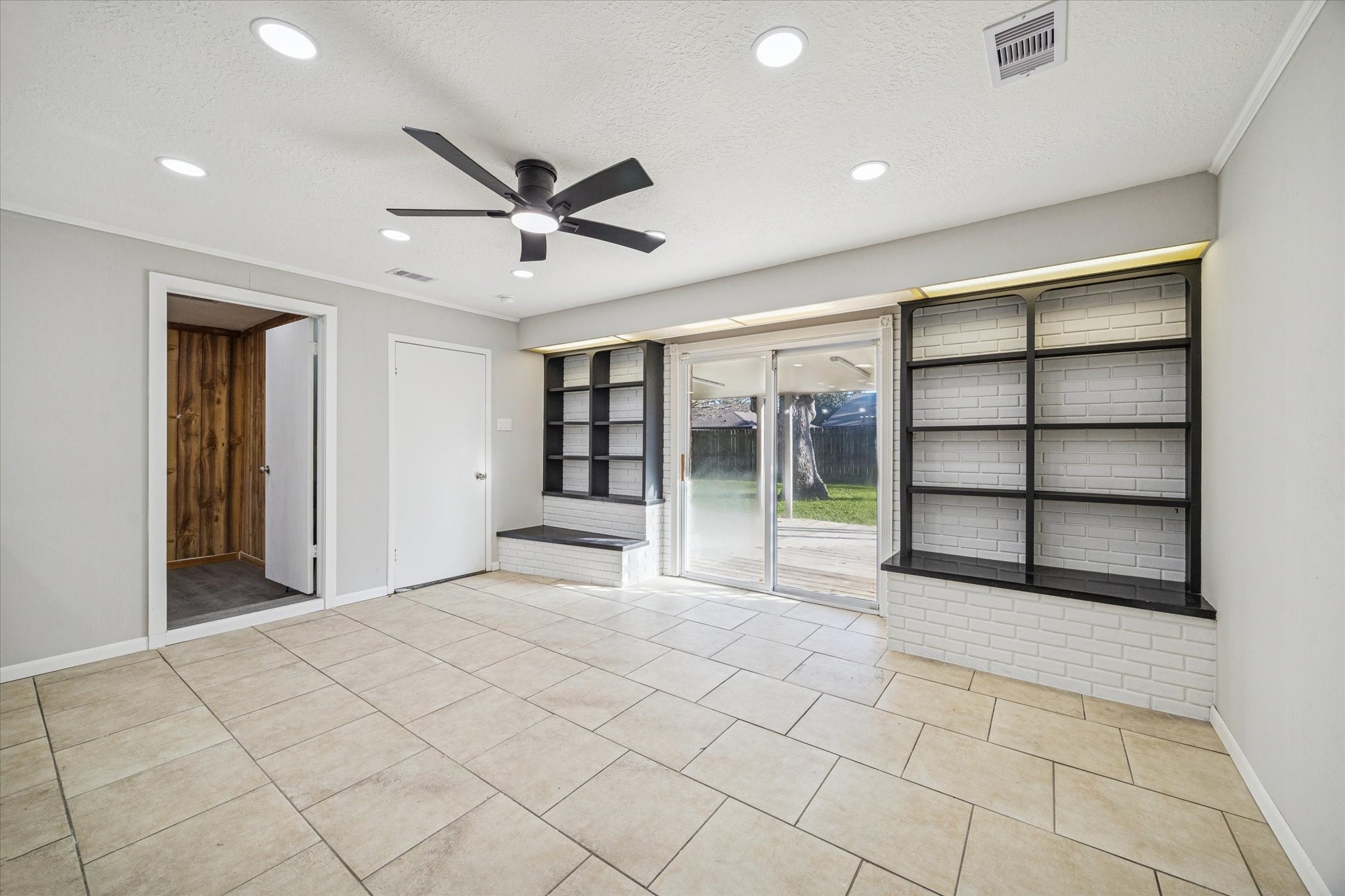 1703 Raintree Street Property Photo 8