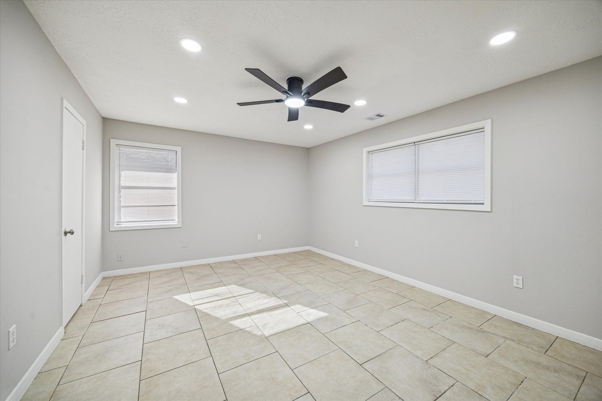 1703 Raintree Street Property Photo 9