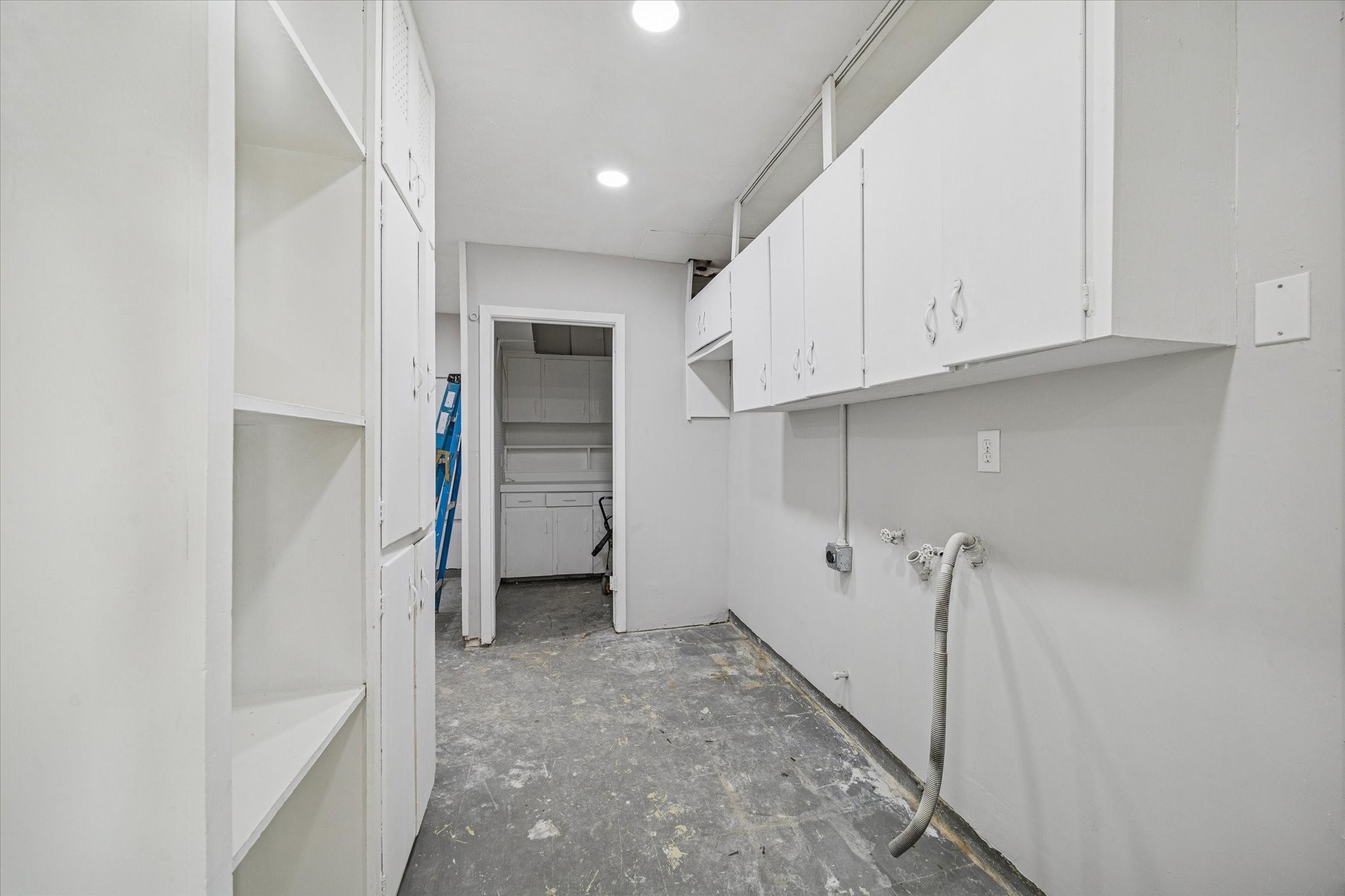 1703 Raintree Street Property Photo 16