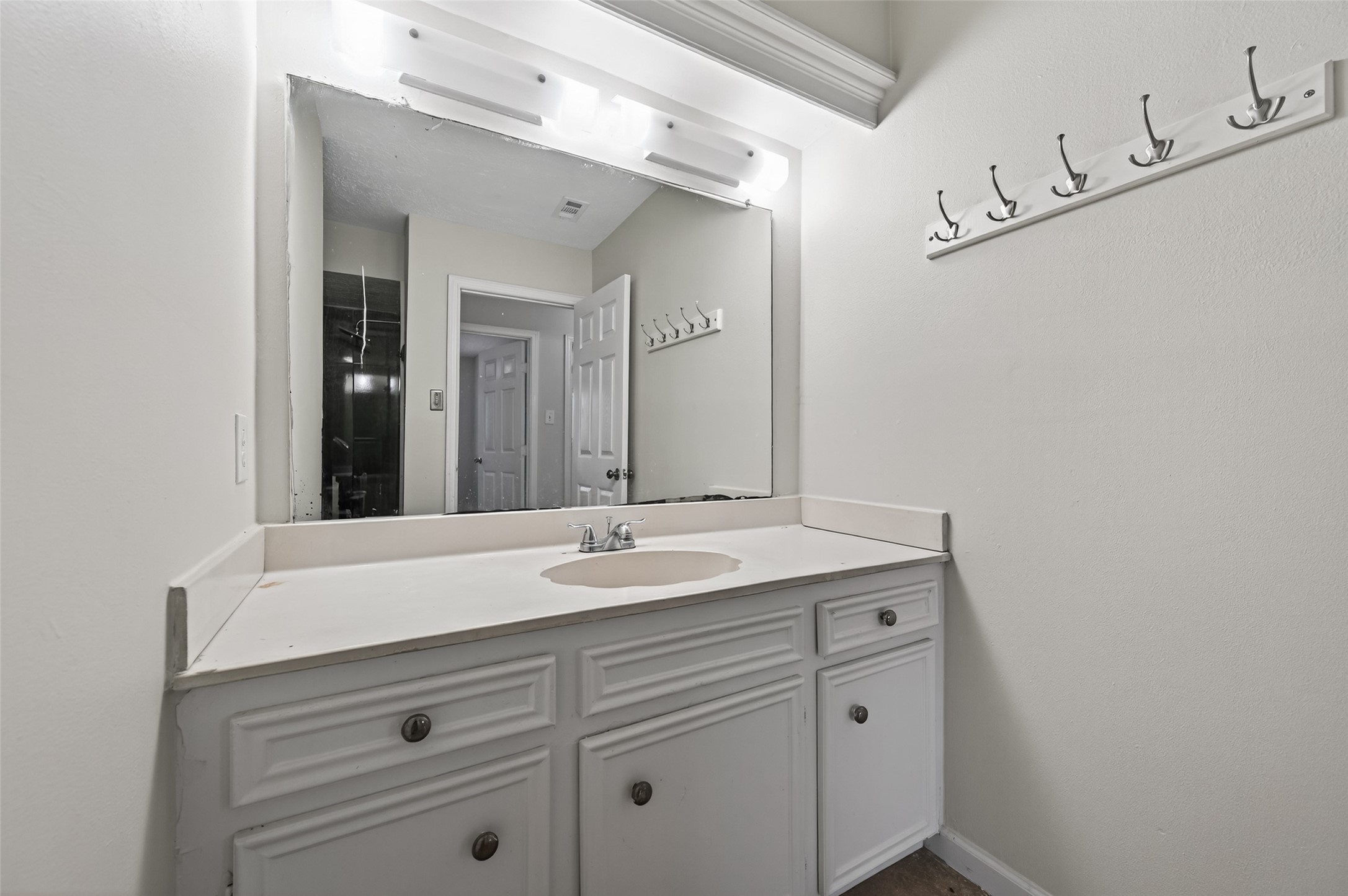 6102 Crakston Street Property Photo 29